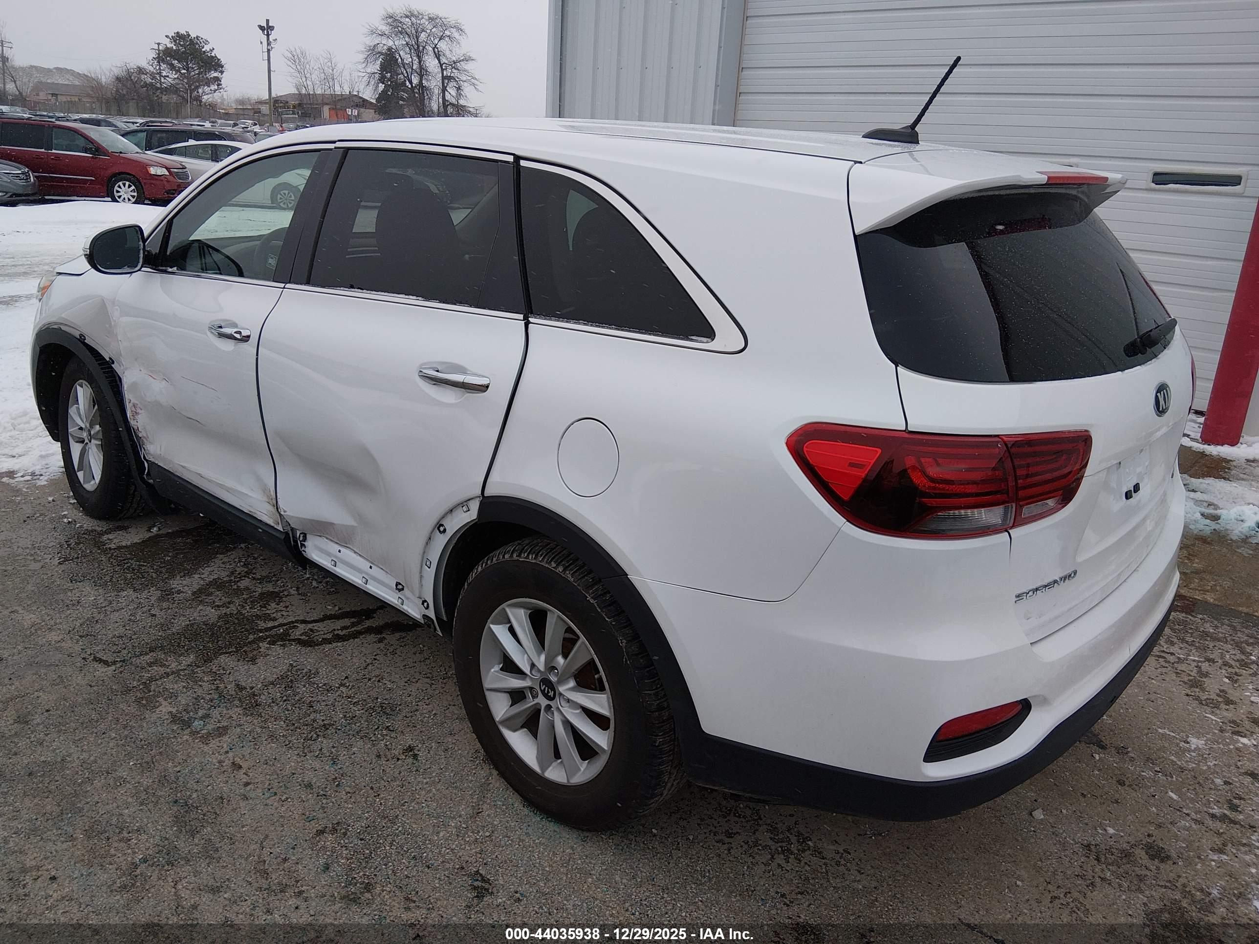 KIA SORENTO image 3
