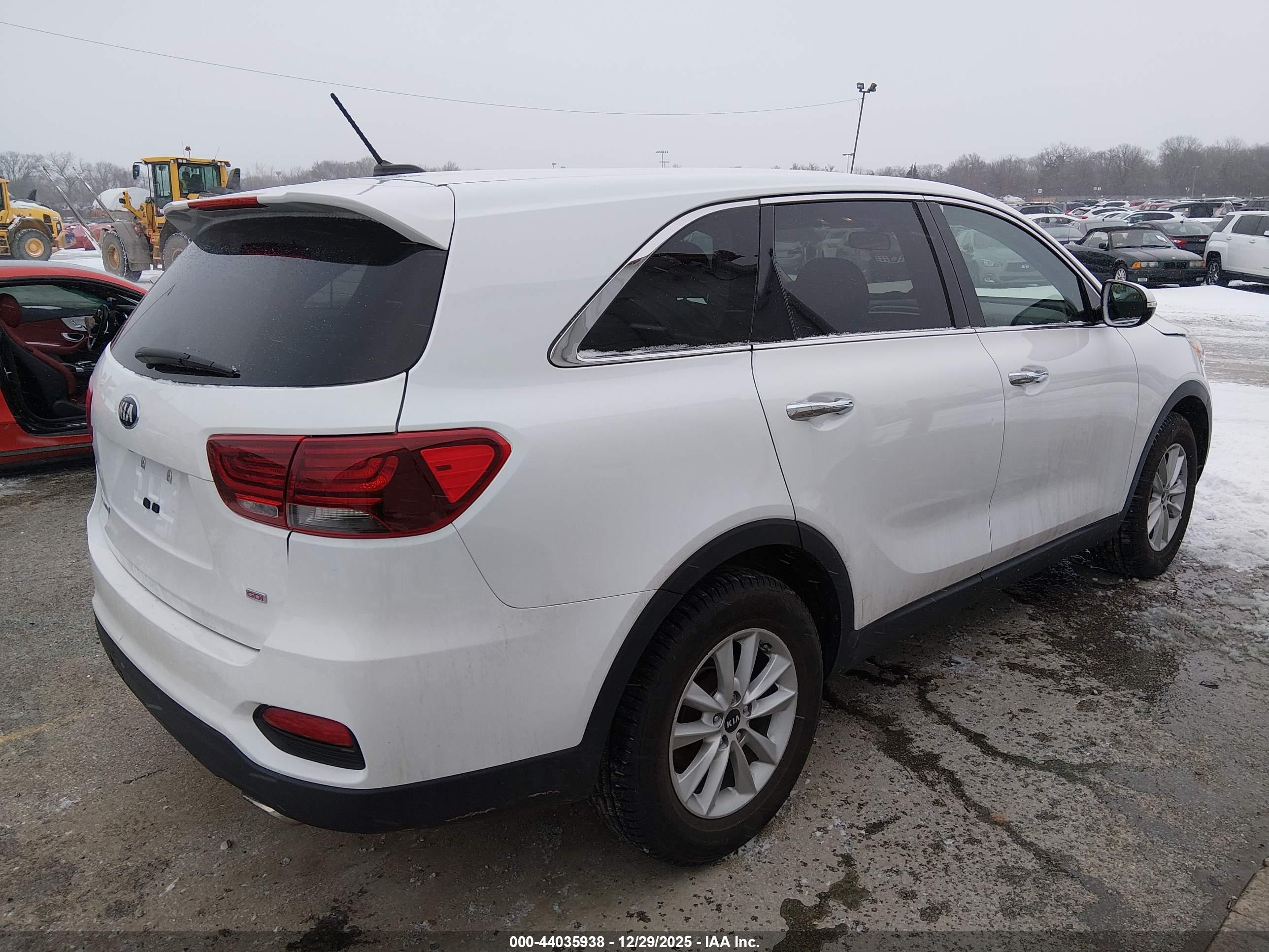 KIA SORENTO image 4