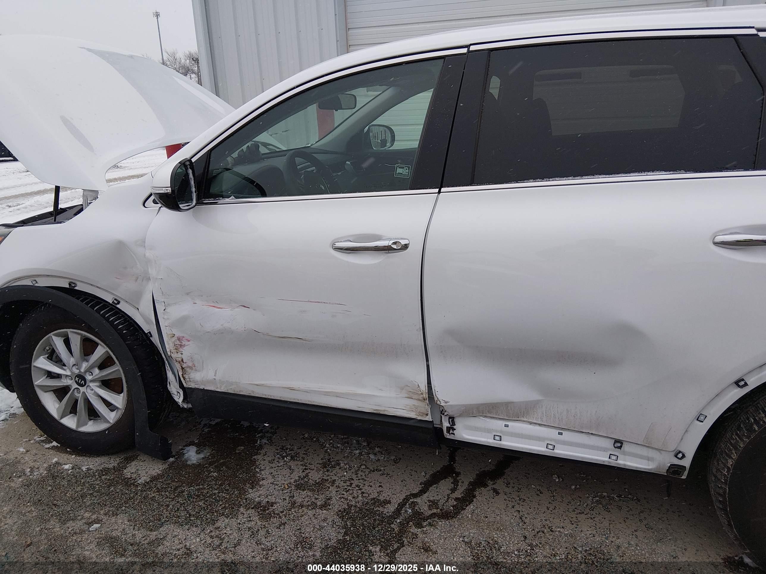 KIA SORENTO image 6