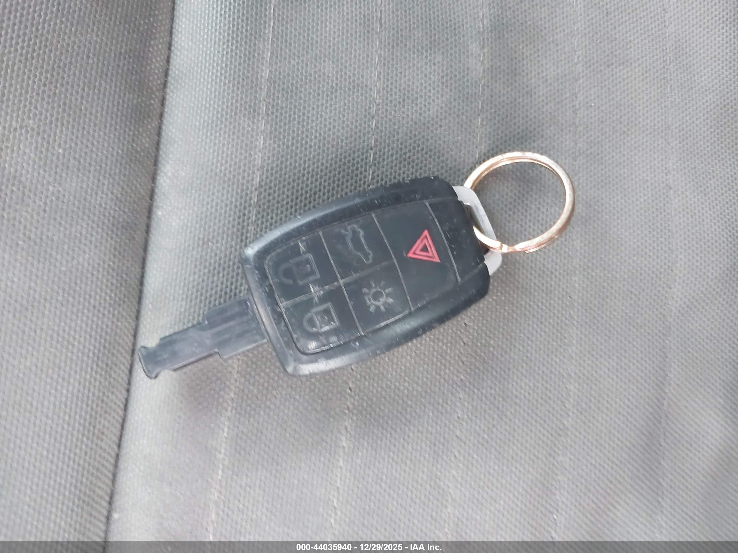 VOLVO C30 image 11