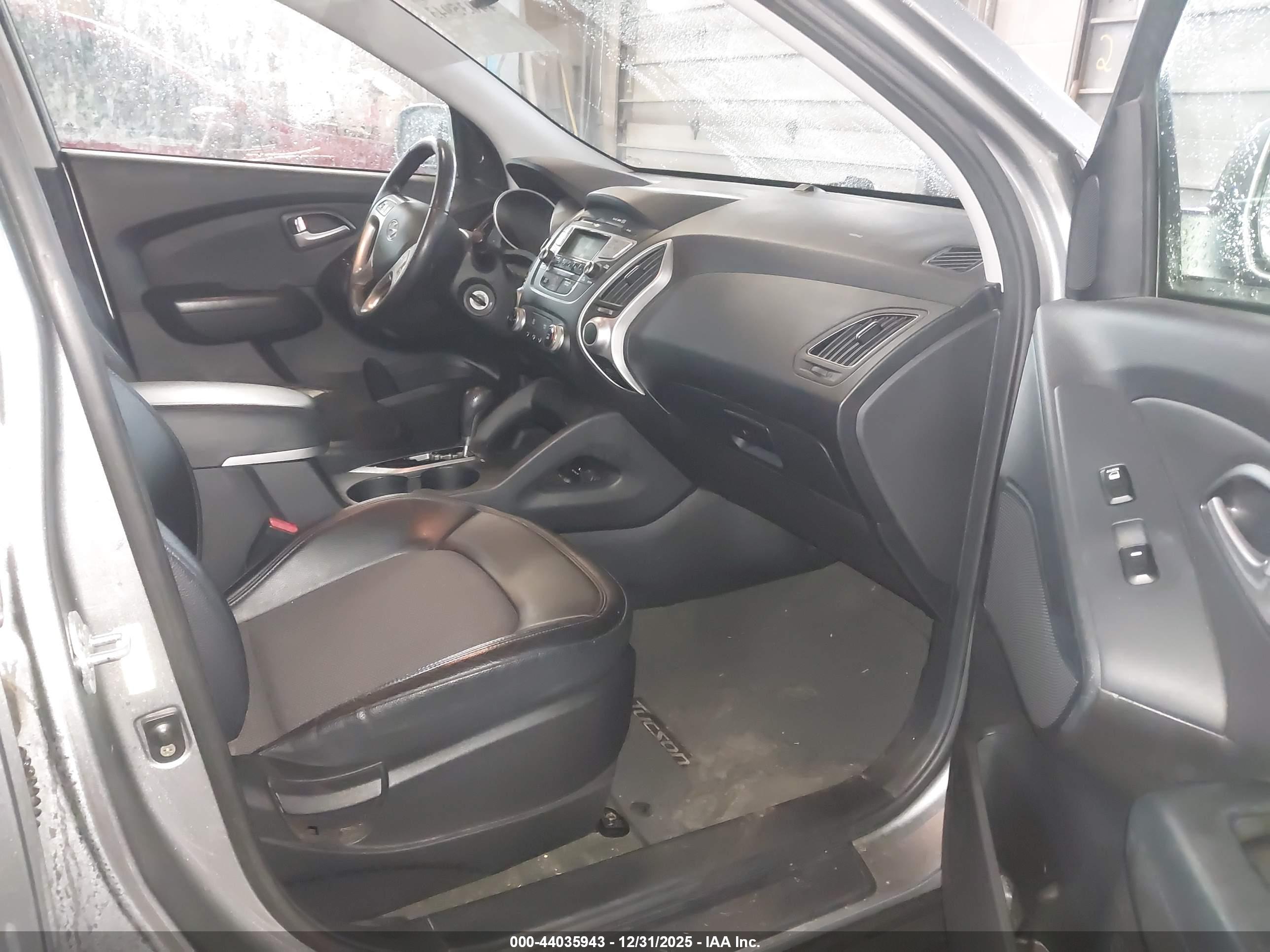 HYUNDAI TUCSON image 5