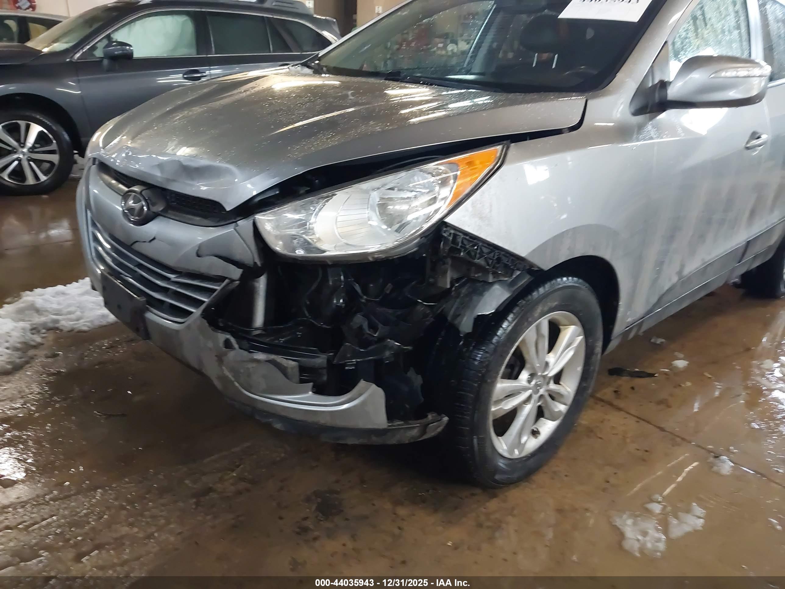 HYUNDAI TUCSON image 6