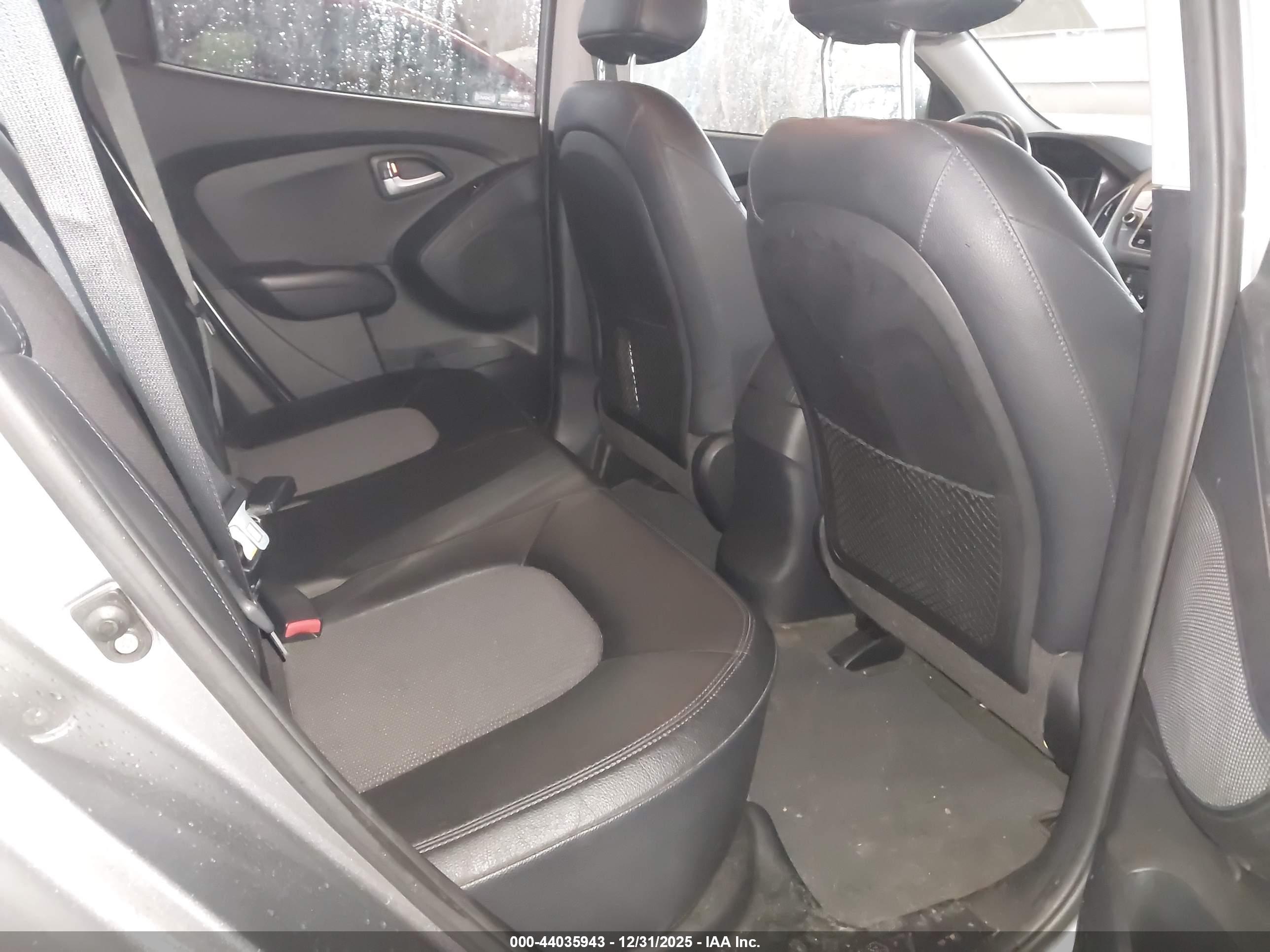HYUNDAI TUCSON image 8