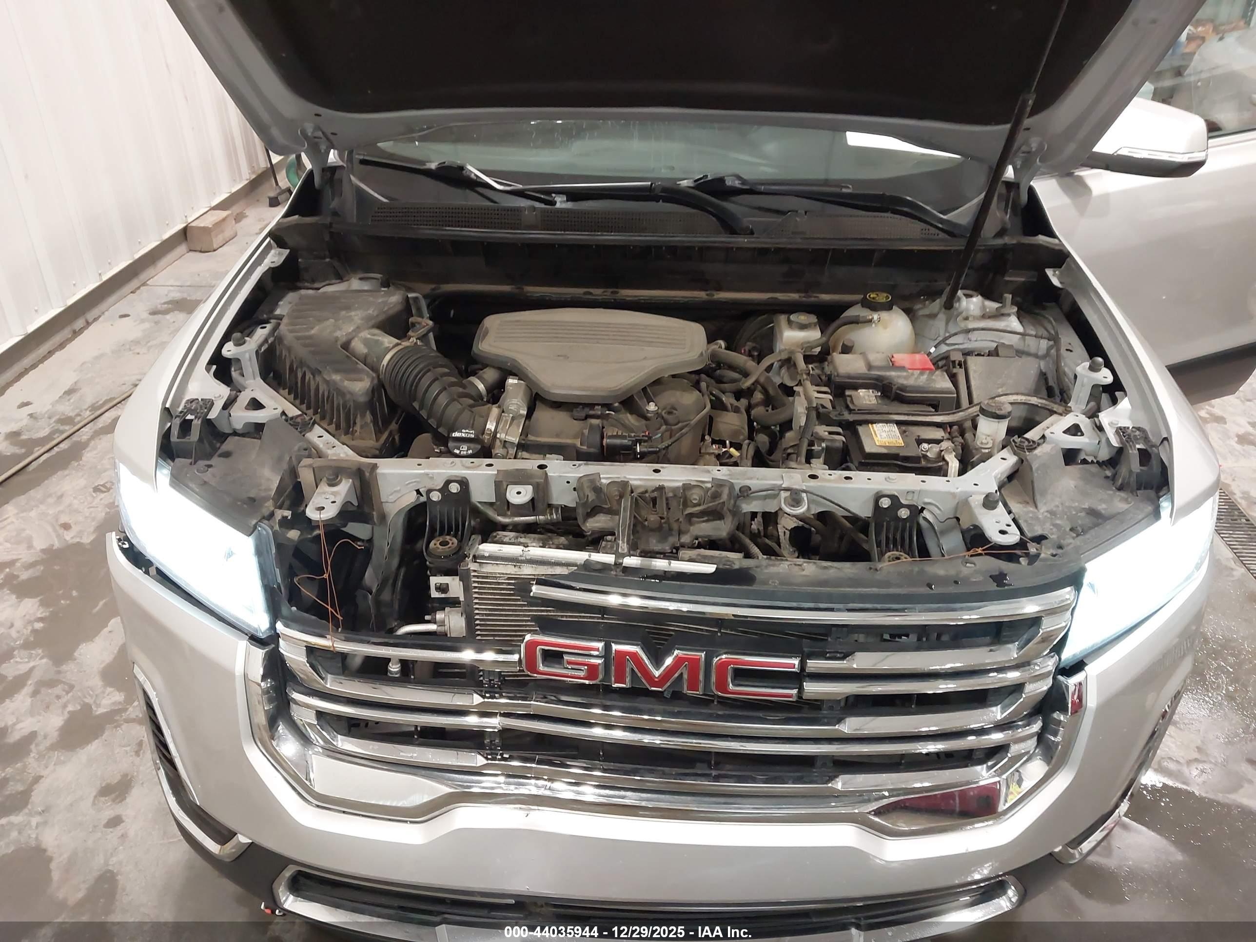 GMC ACADIA image 10