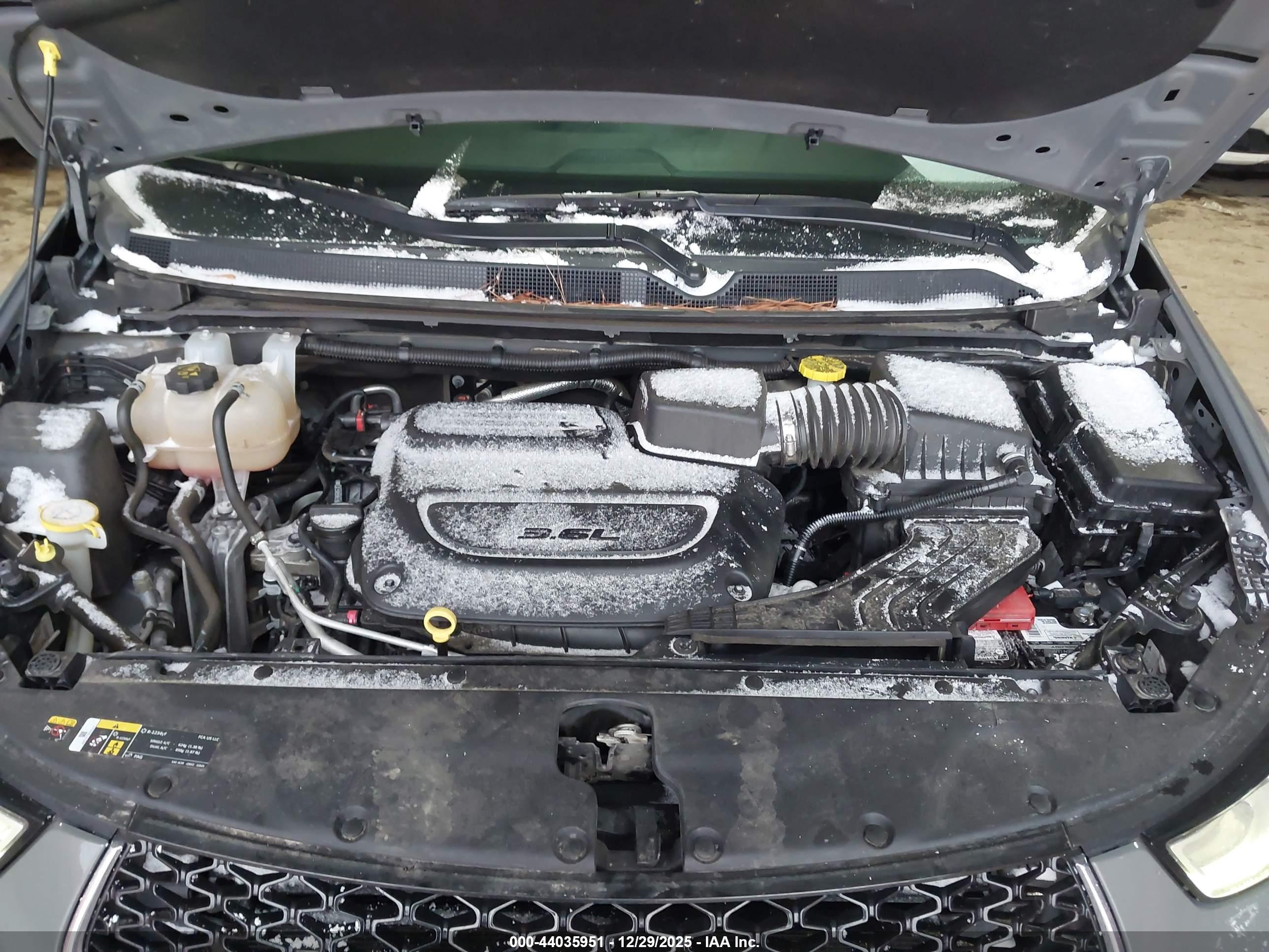 CHRYSLER PACIFICA image 10