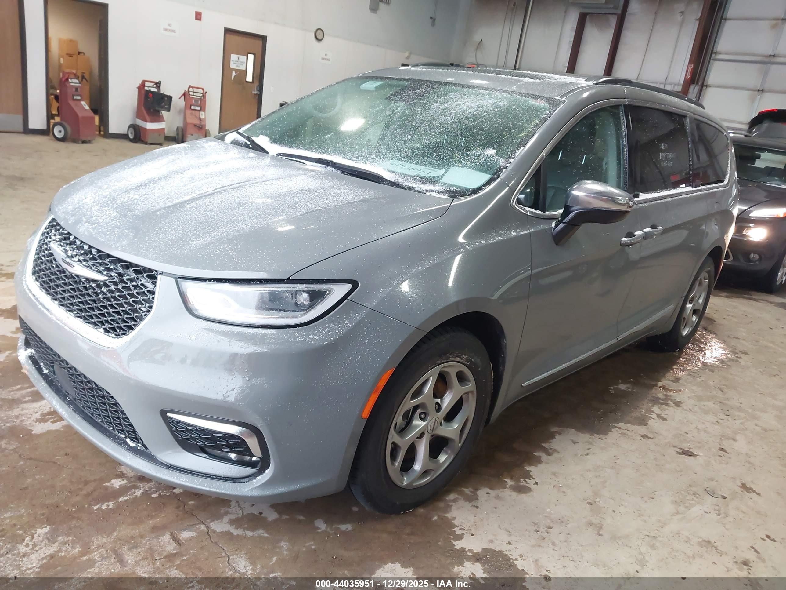 CHRYSLER PACIFICA image 2