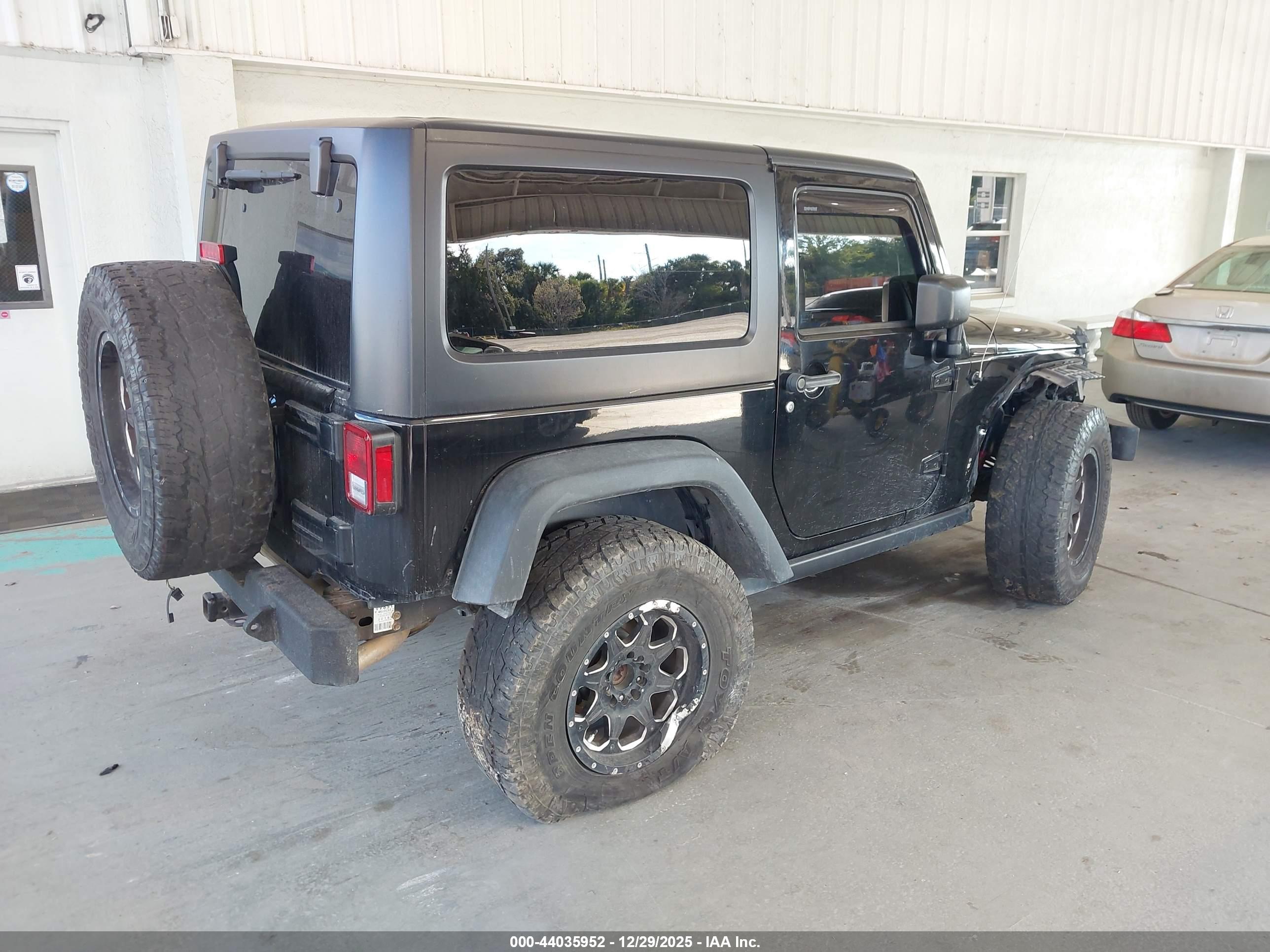 JEEP WRANGLER image 4