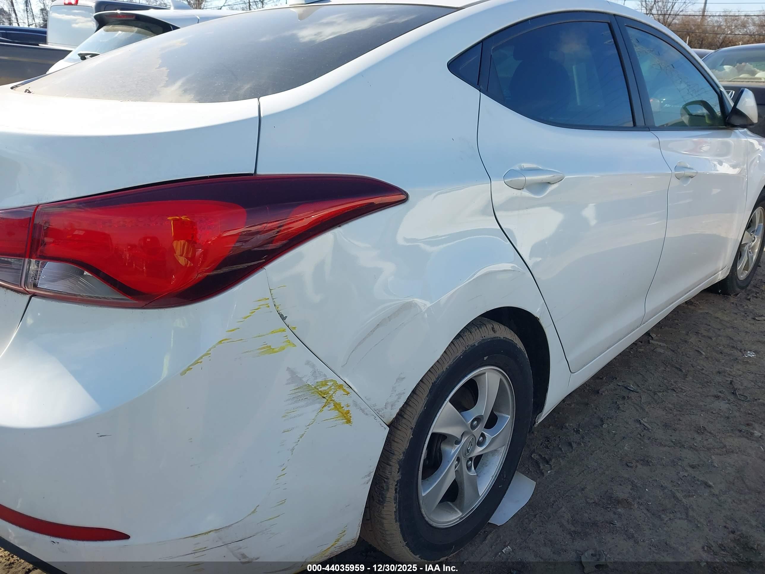 HYUNDAI ELANTRA image 6