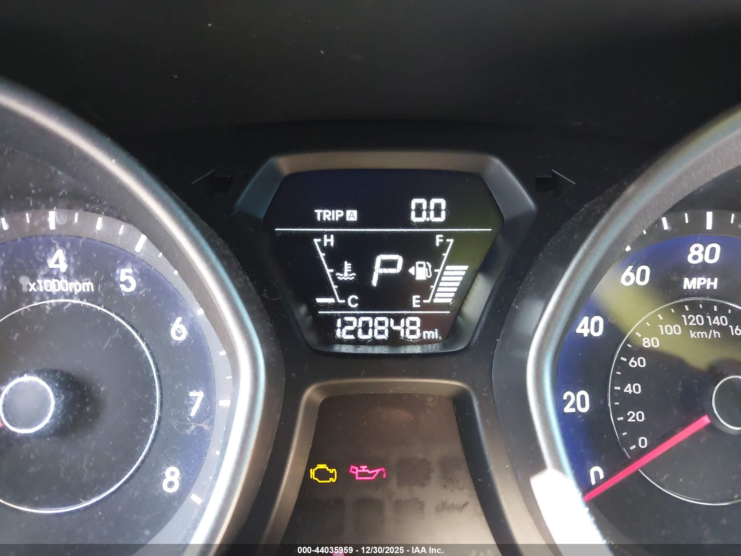 HYUNDAI ELANTRA image 7