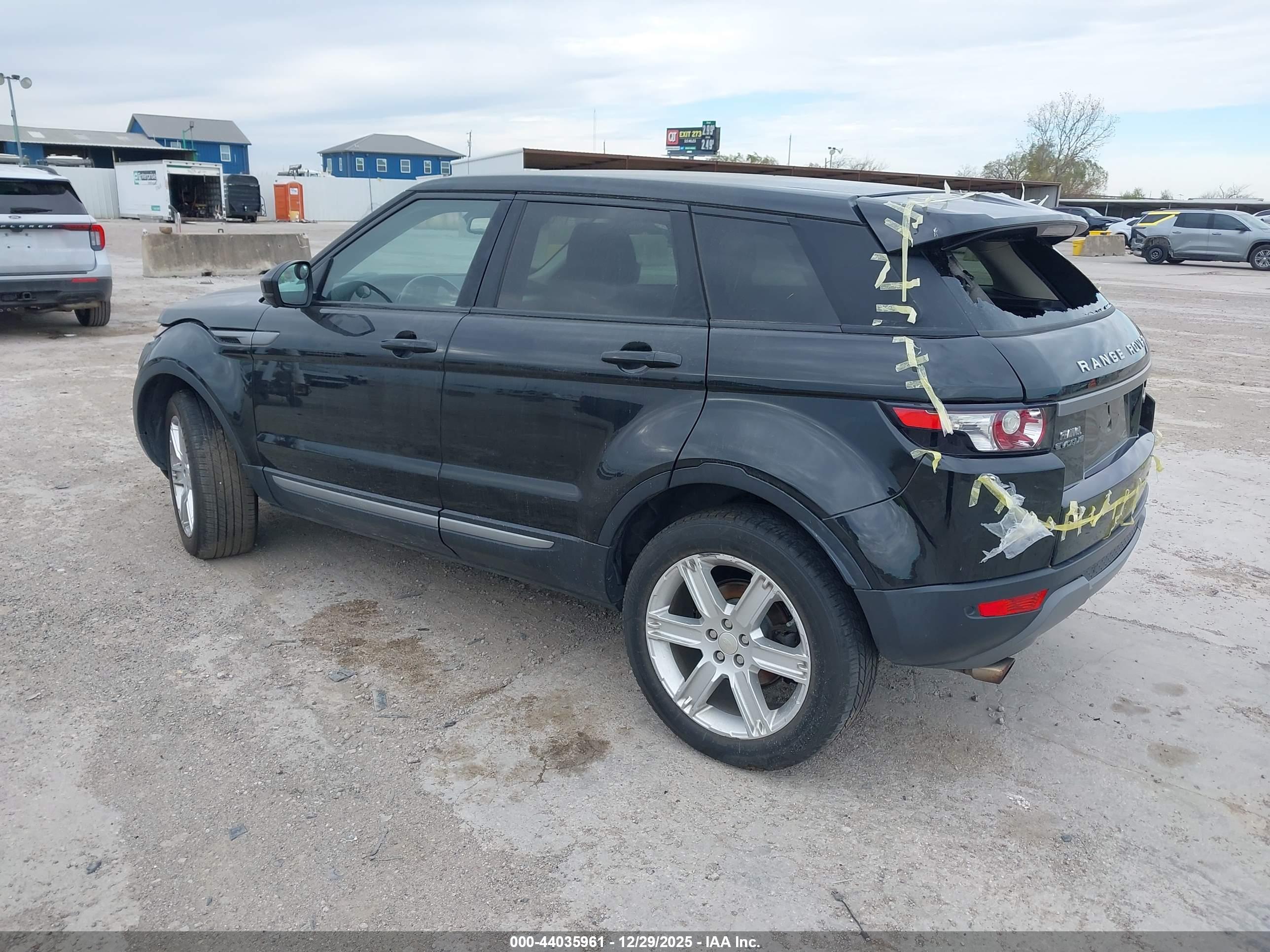 LAND ROVER image 3