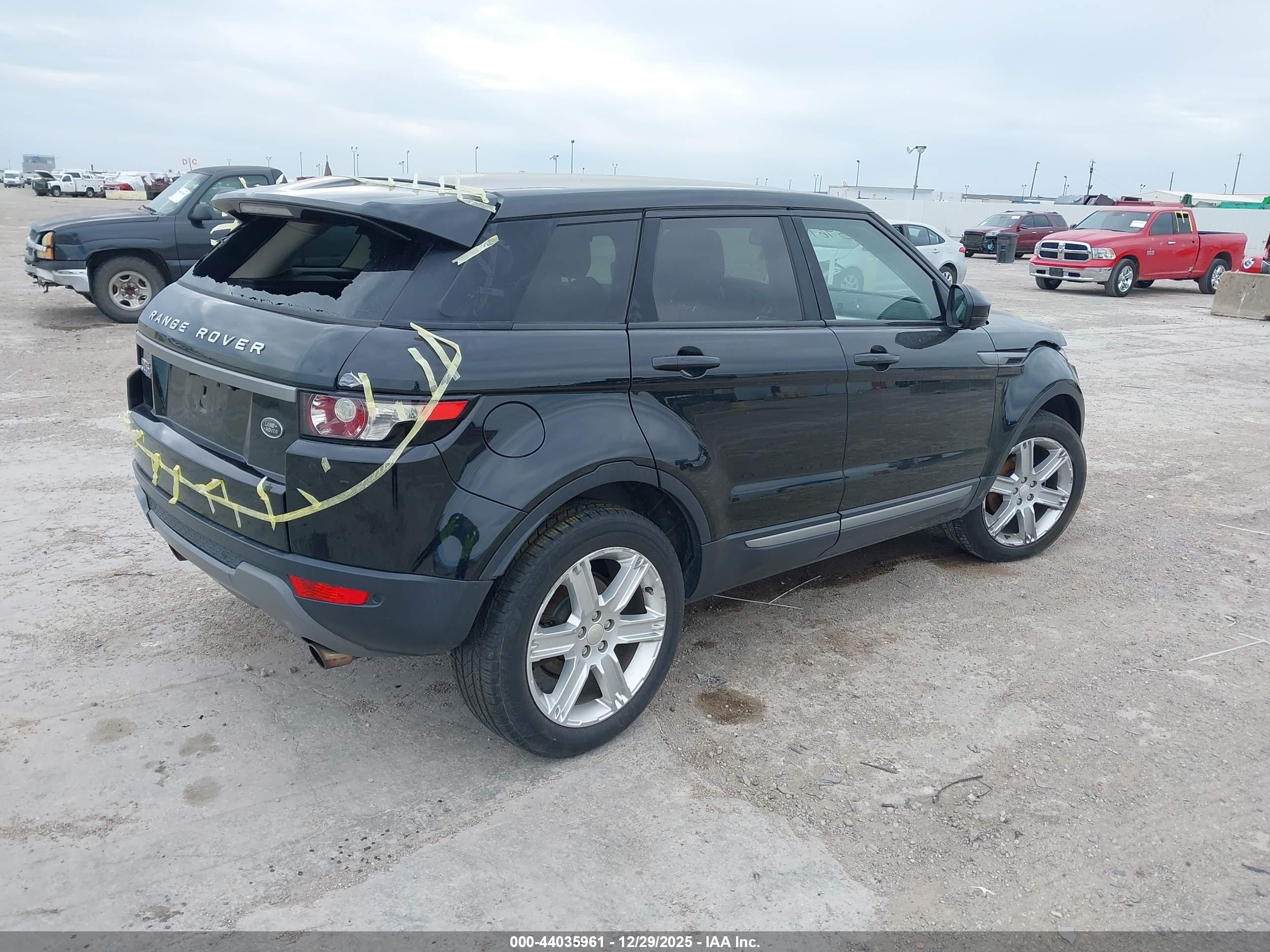 LAND ROVER image 4