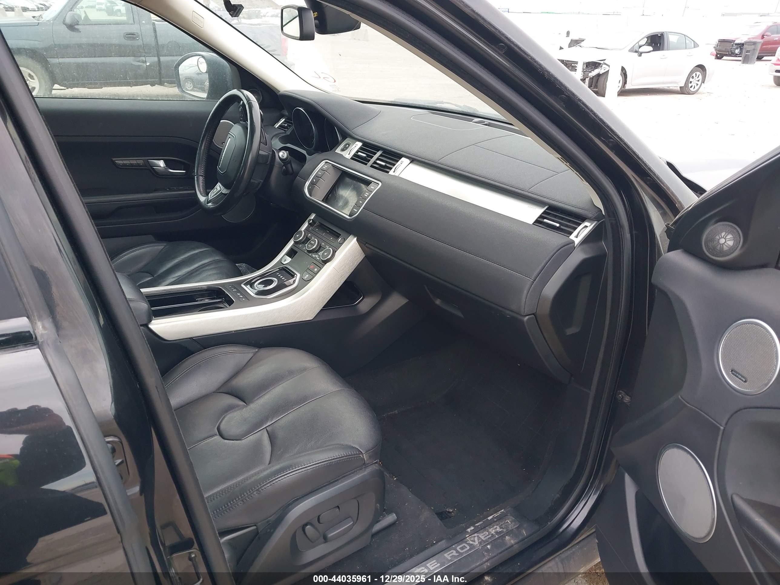LAND ROVER image 5