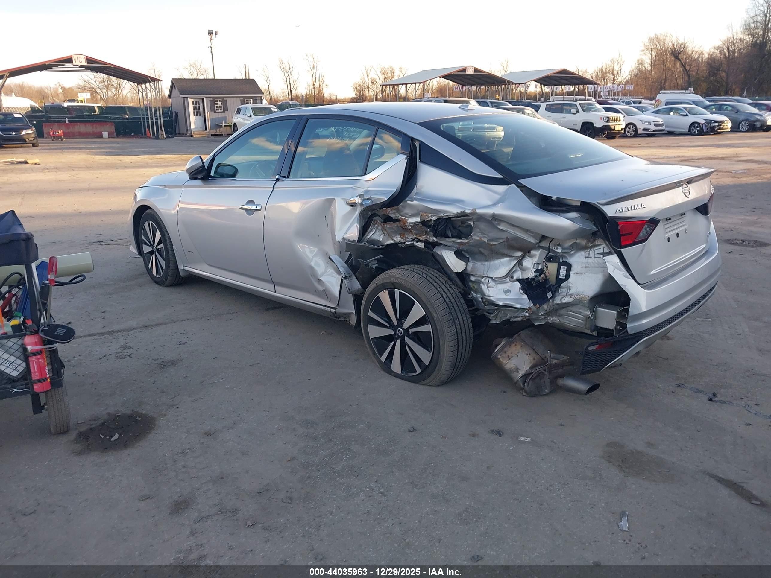 NISSAN ALTIMA image 3