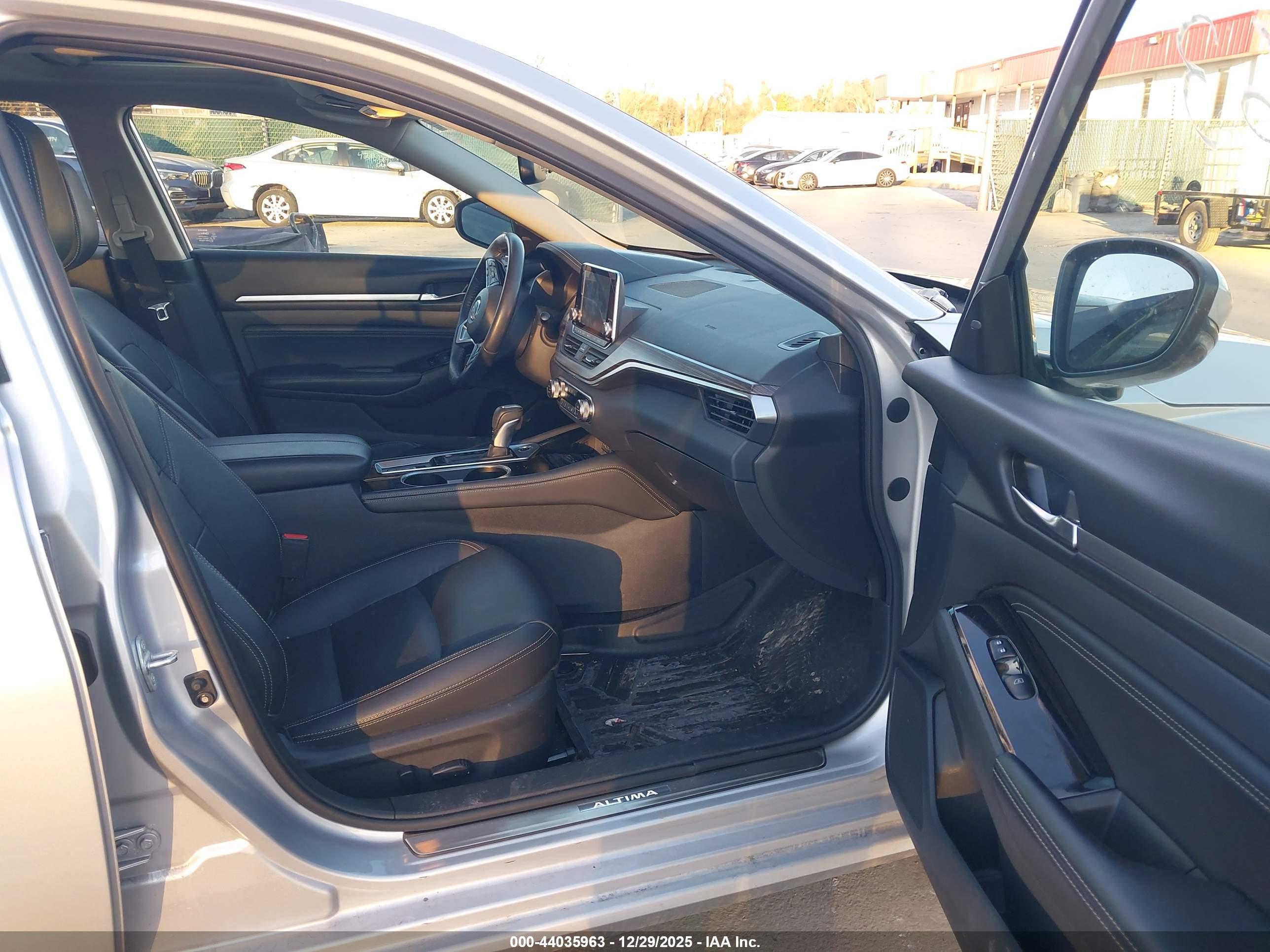NISSAN ALTIMA image 5