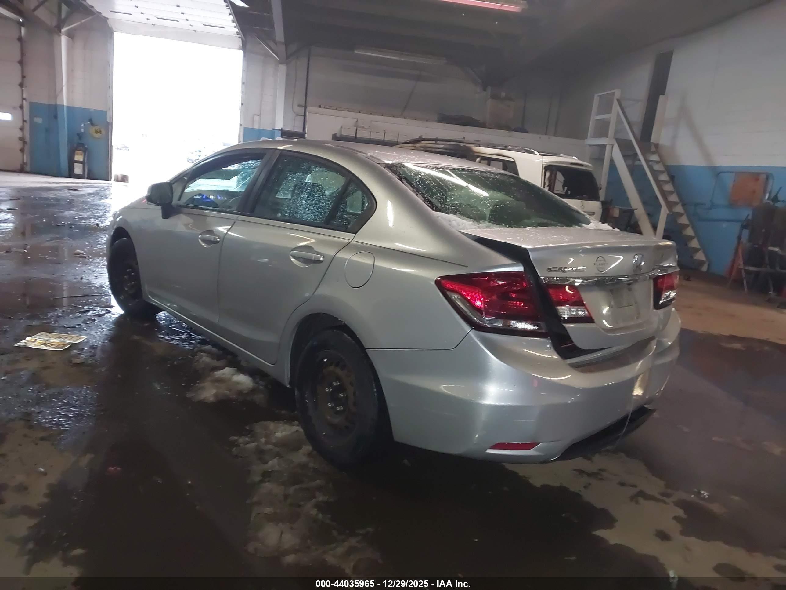 HONDA CIVIC image 3