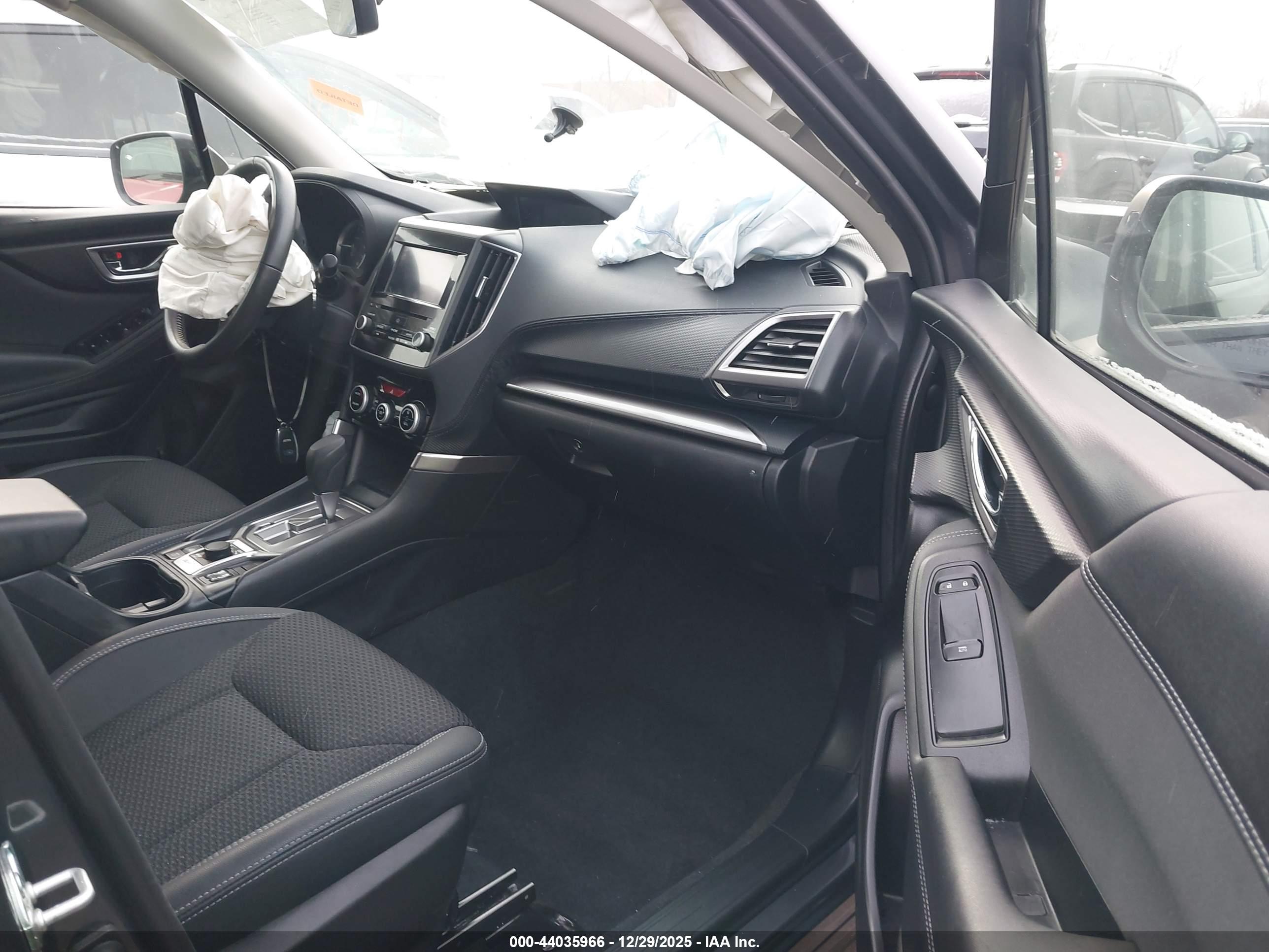 SUBARU FORESTER image 5