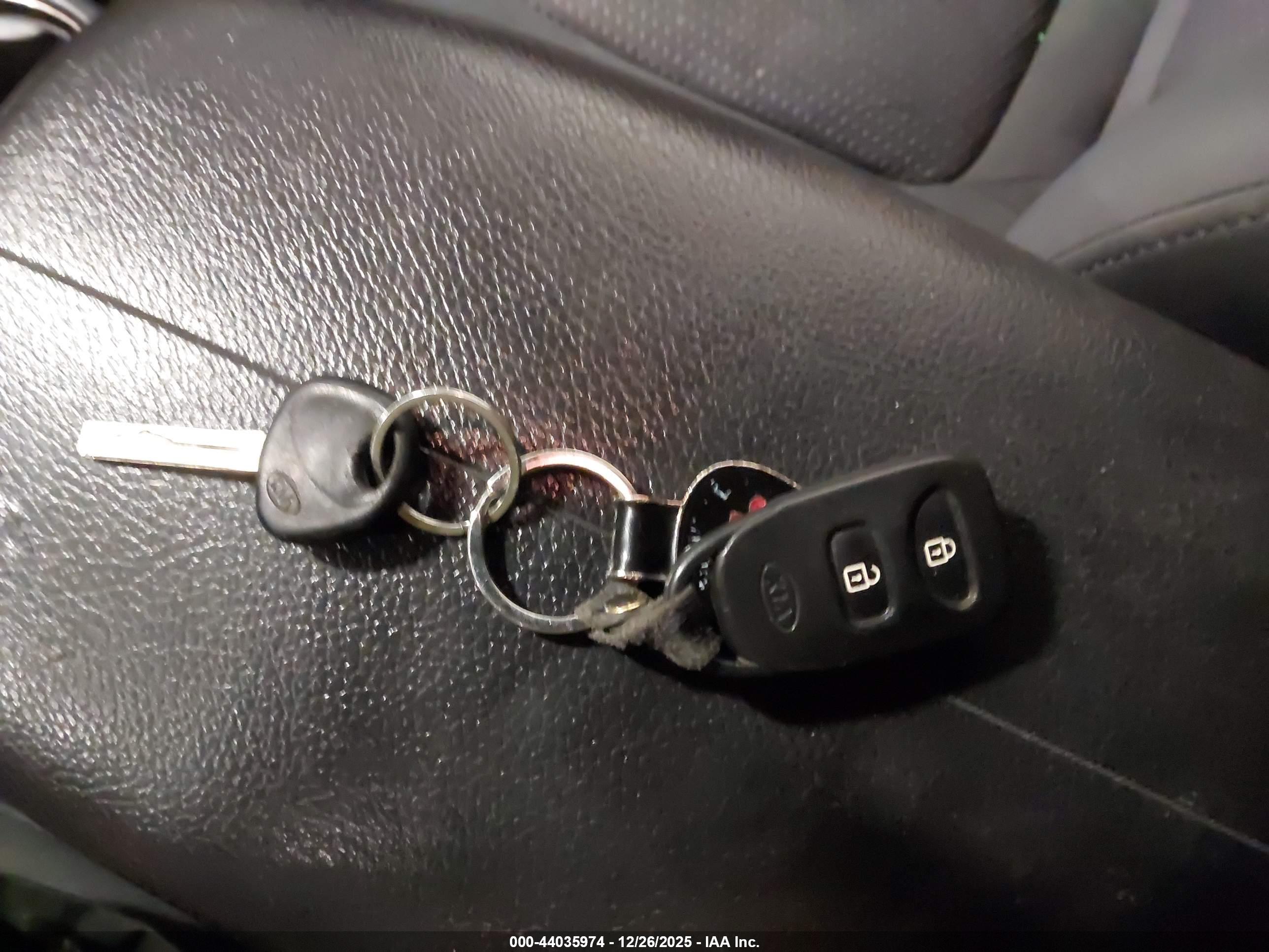 KIA SORENTO image 11