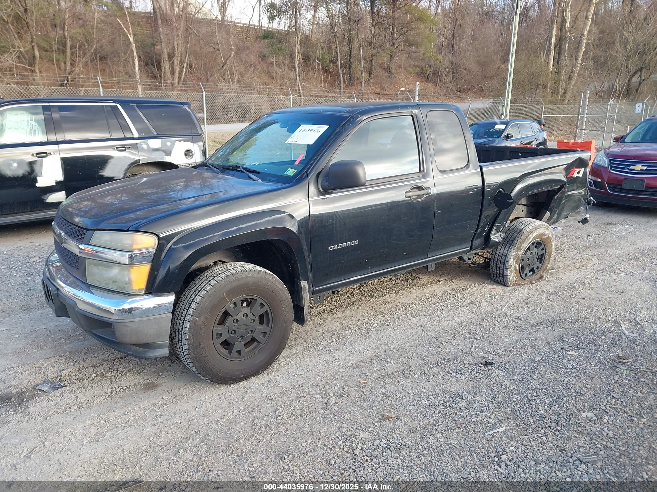 CHEVROLET COLORADO image 2