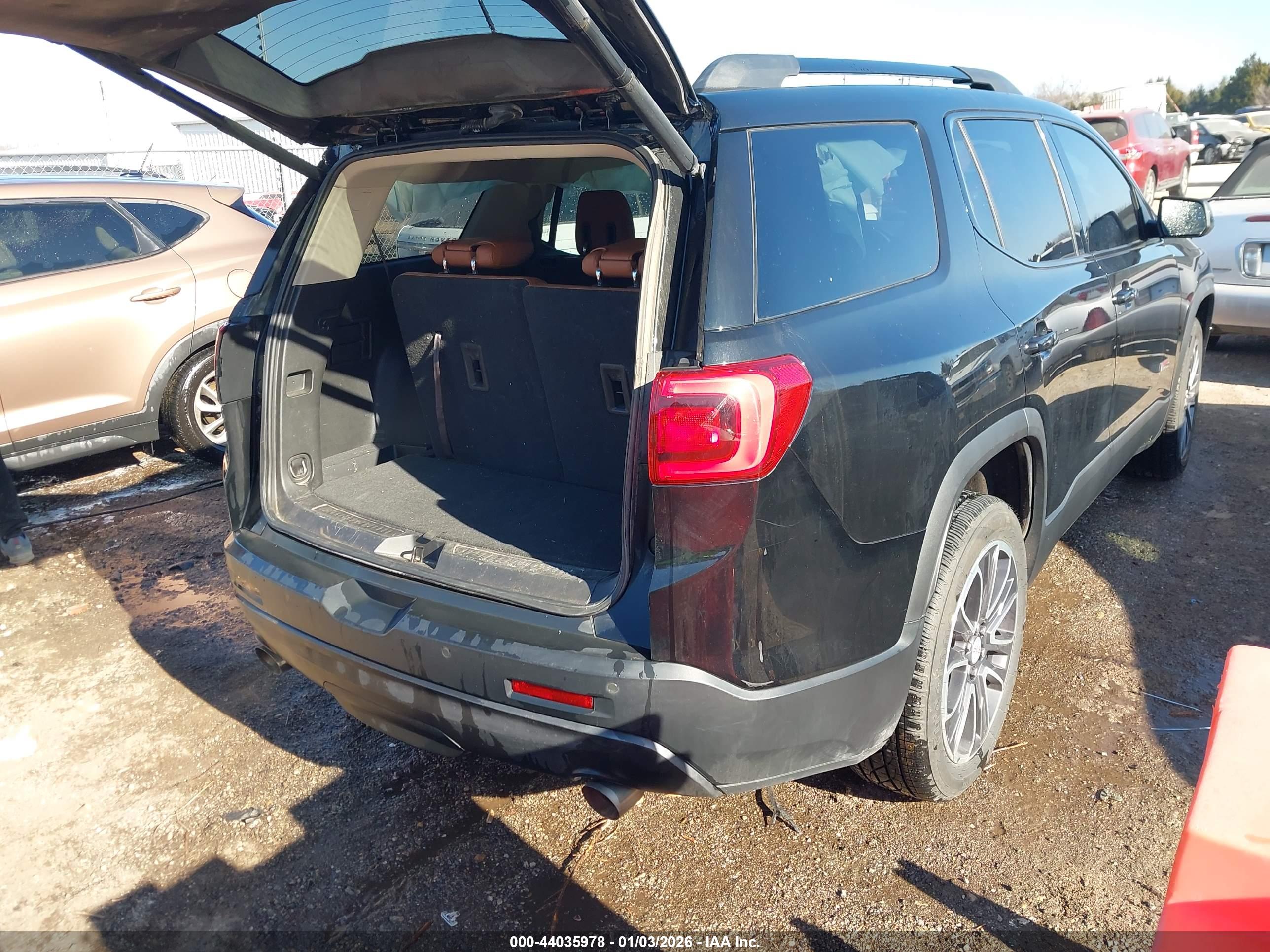 GMC ACADIA image 4