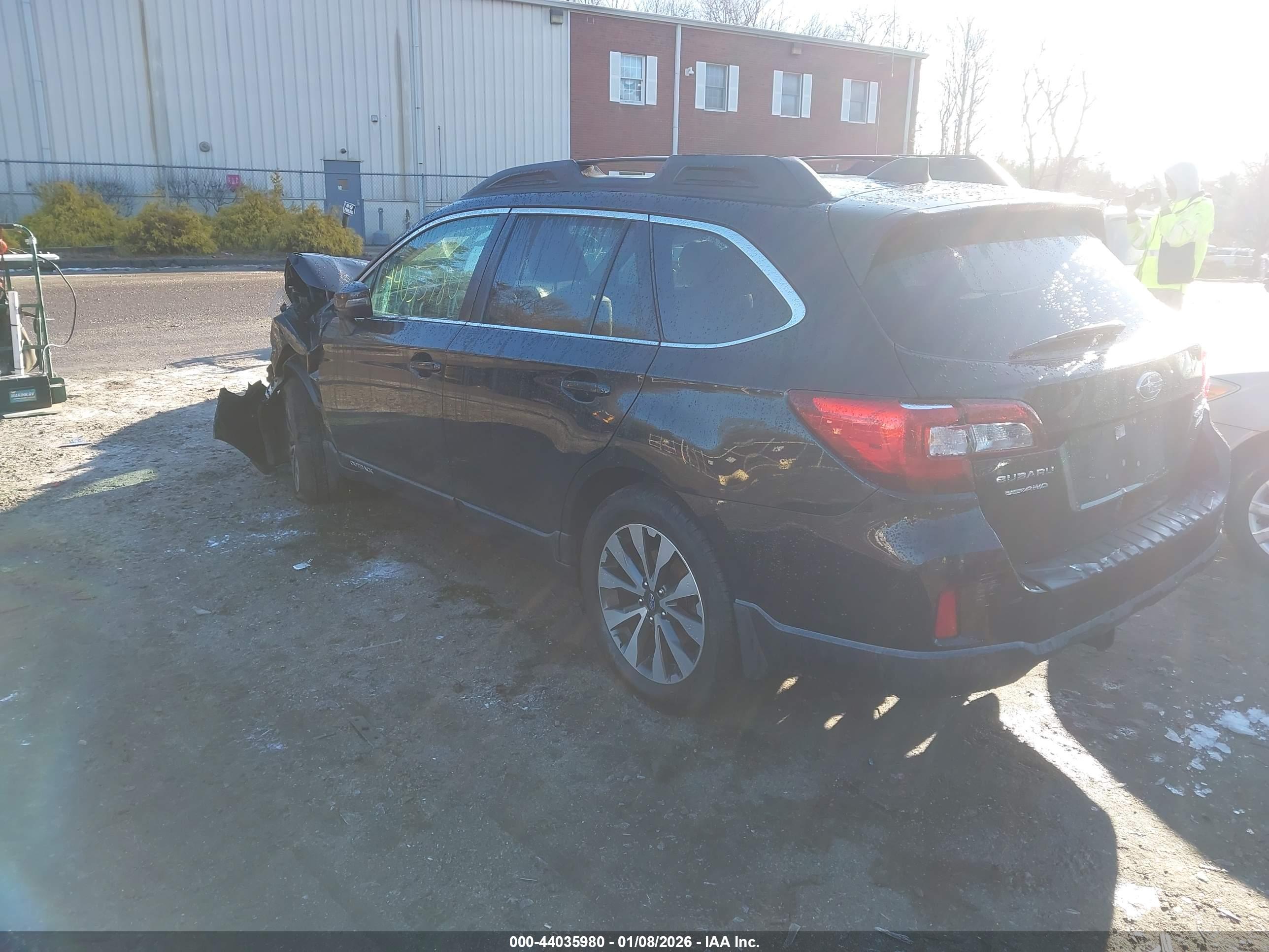 SUBARU OUTBACK image 3