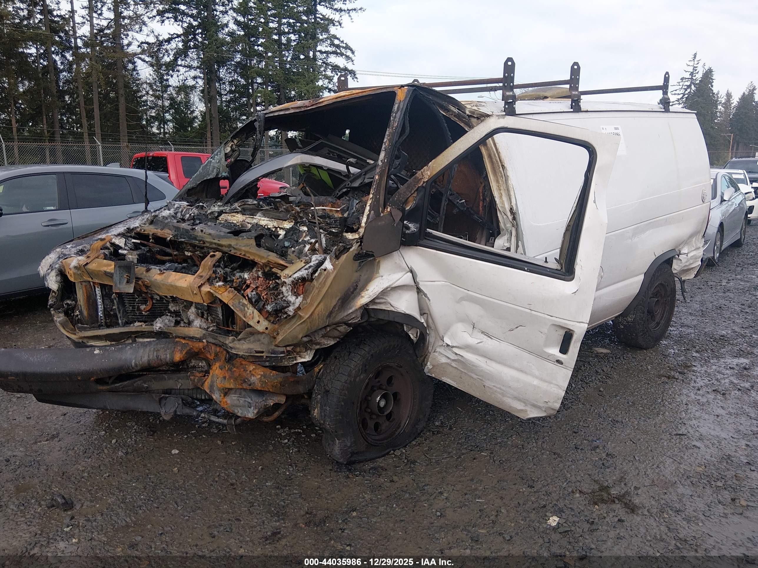 FORD E-250 image 2