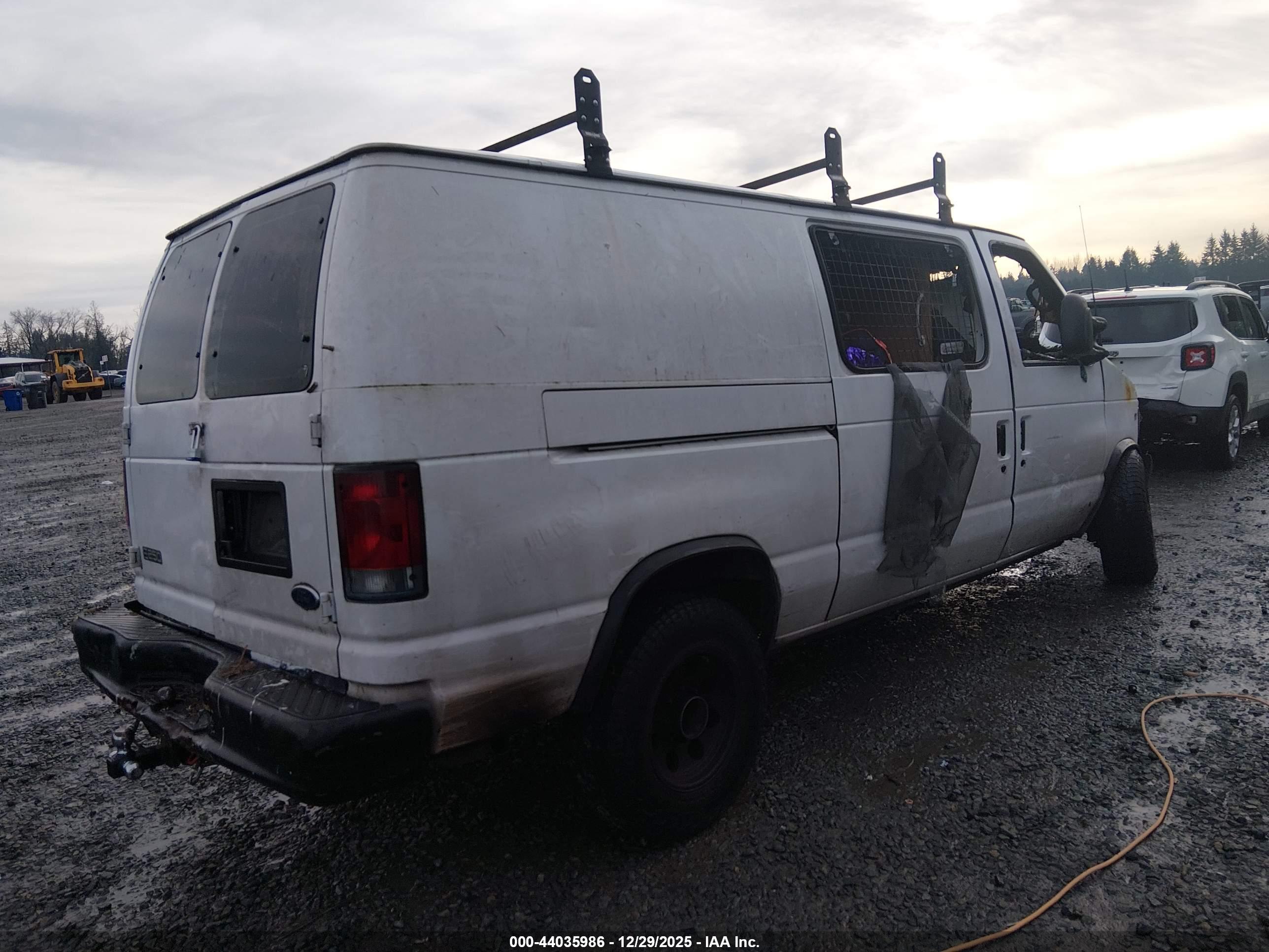 FORD E-250 image 4