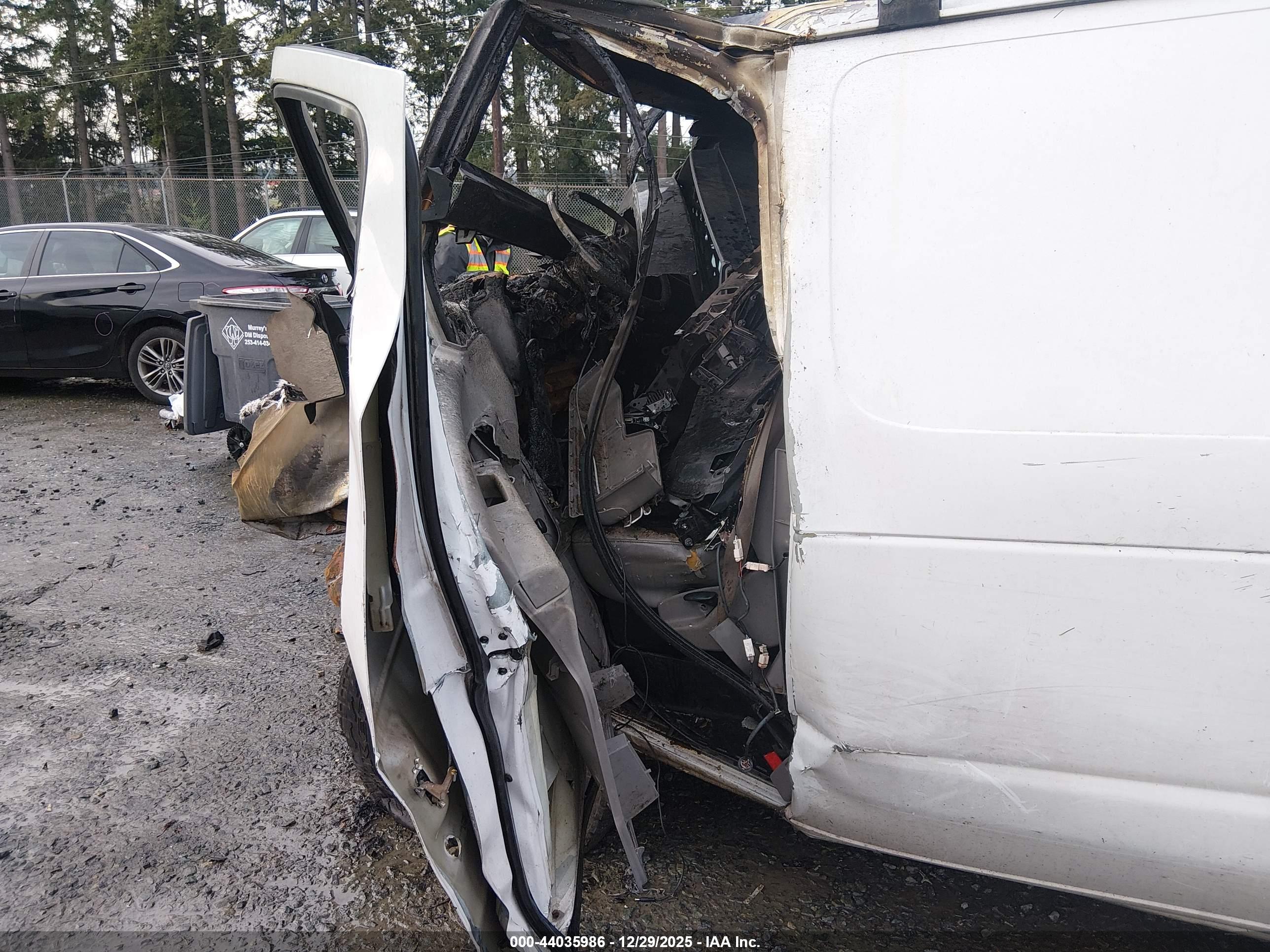 FORD E-250 image 5