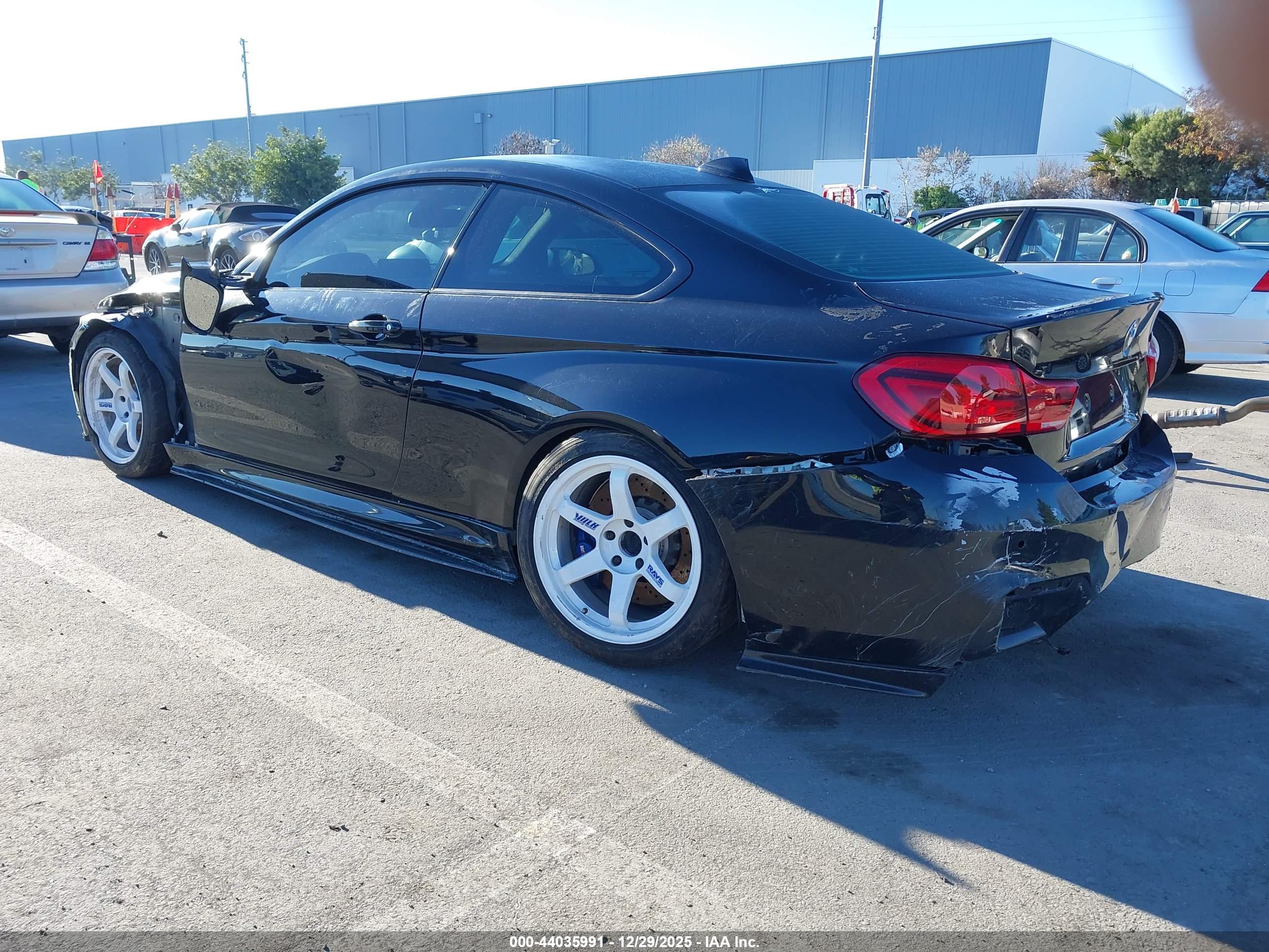 BMW M4 image 3