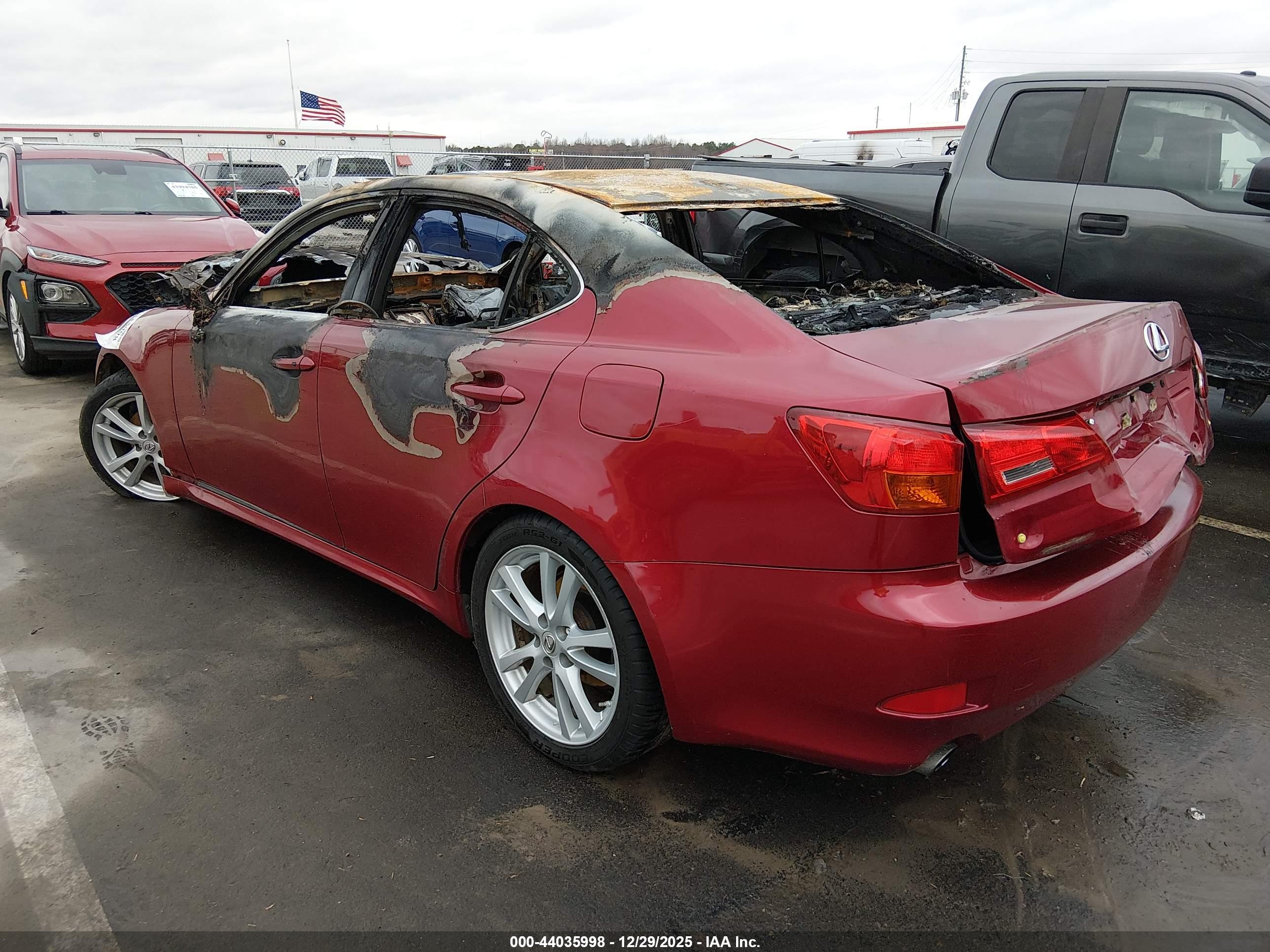 LEXUS IS image 3