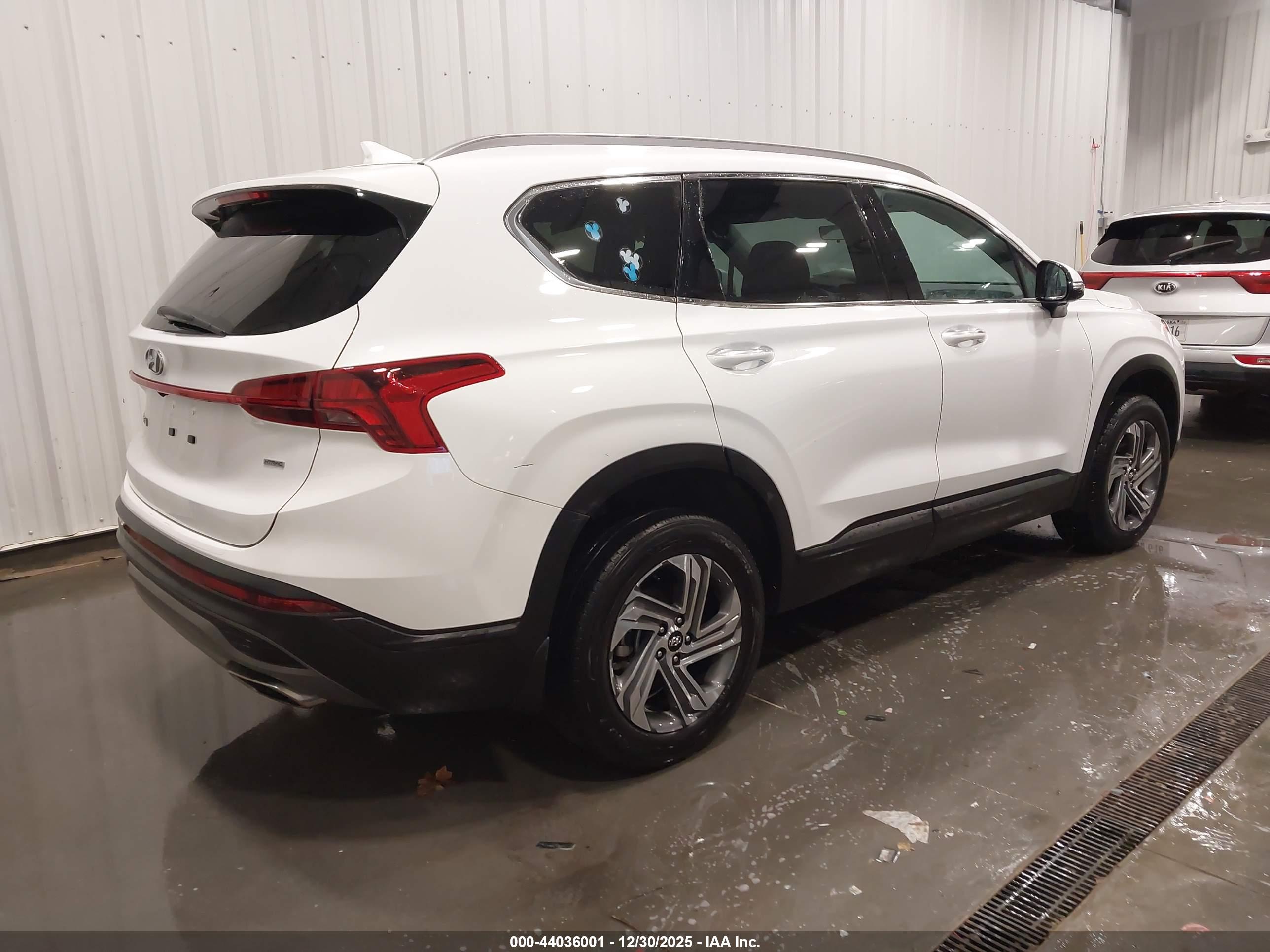 HYUNDAI SANTA image 4