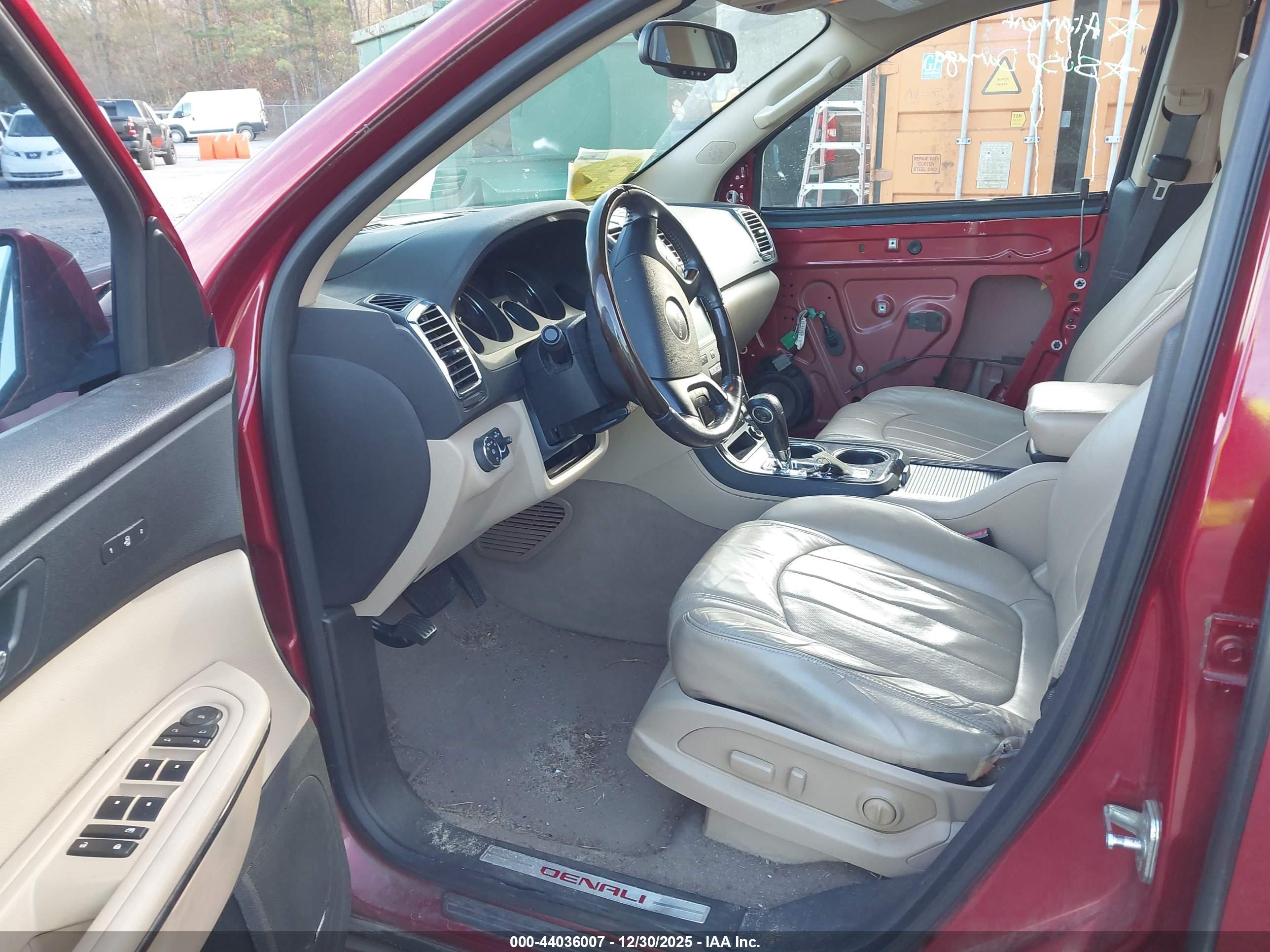 GMC ACADIA image 5