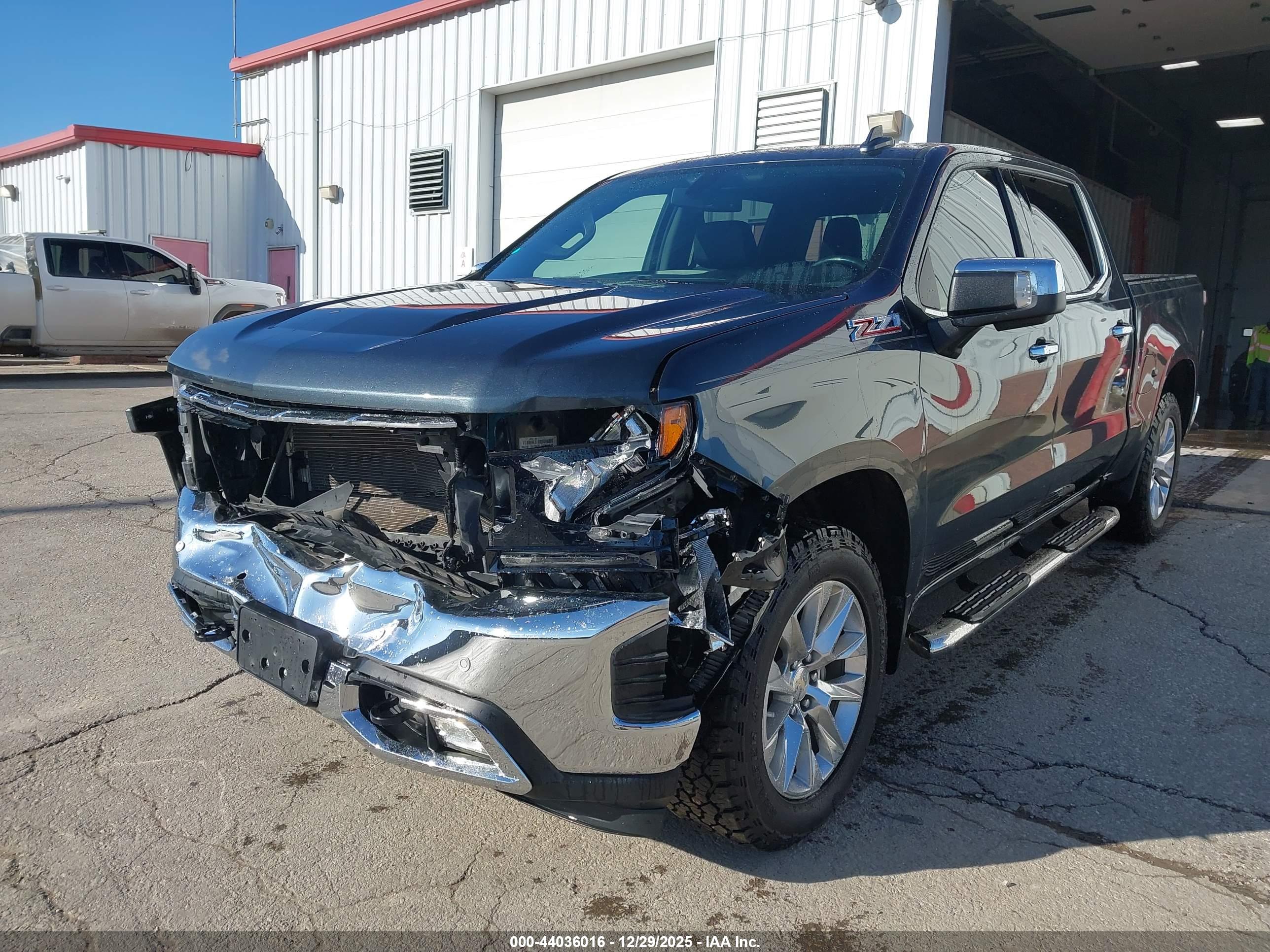 CHEVROLET SILVERADO image 2