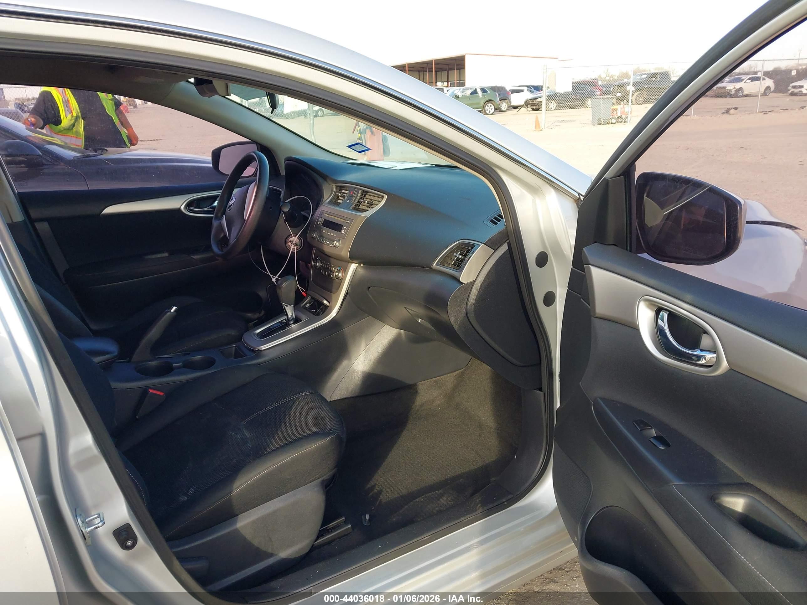 NISSAN SENTRA image 5