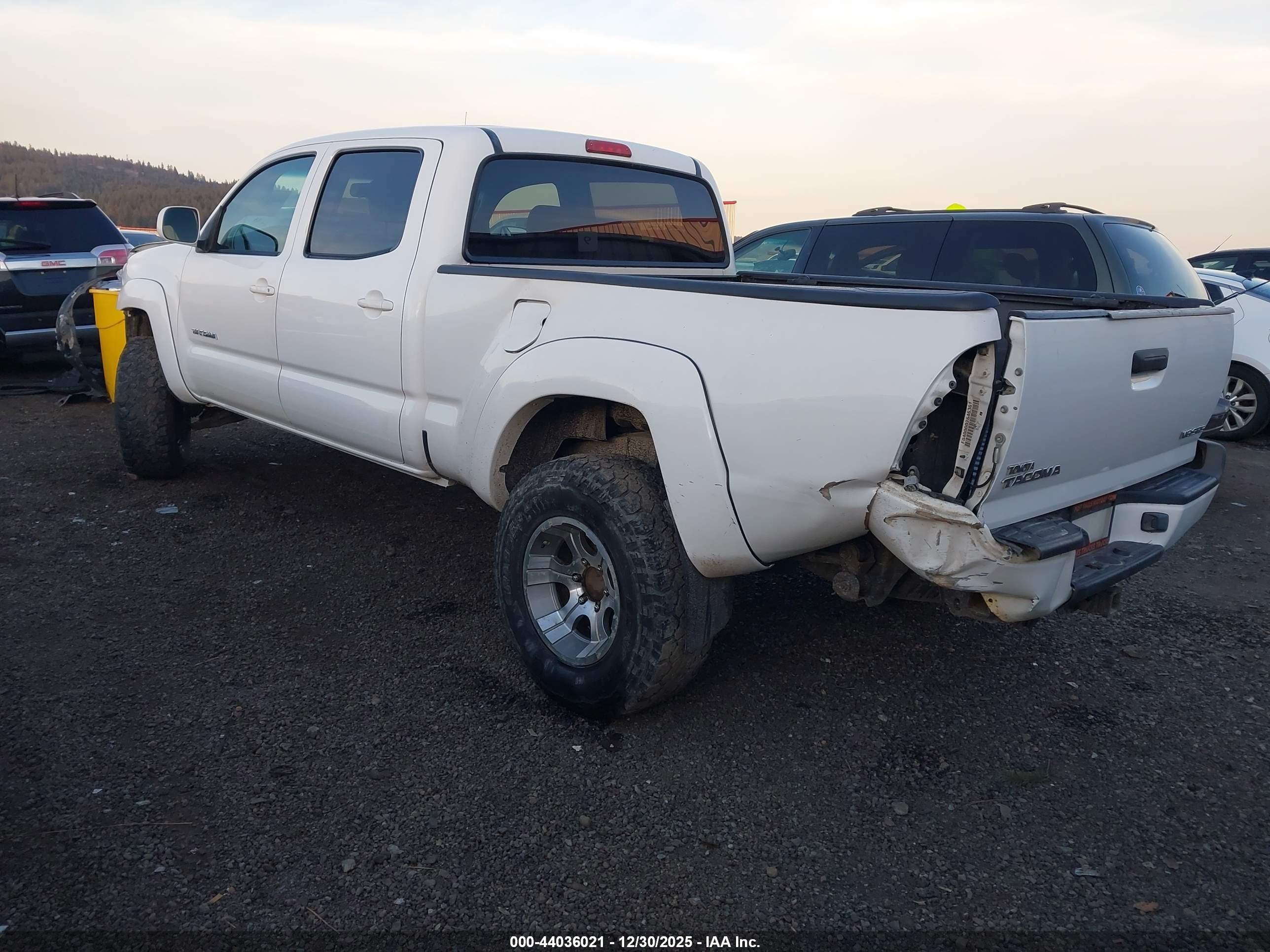 TOYOTA TACOMA image 3