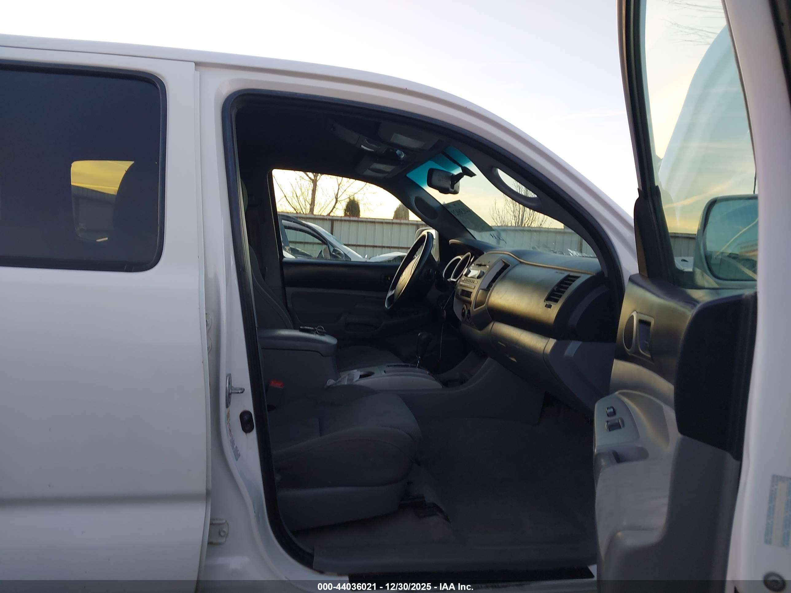 TOYOTA TACOMA image 5