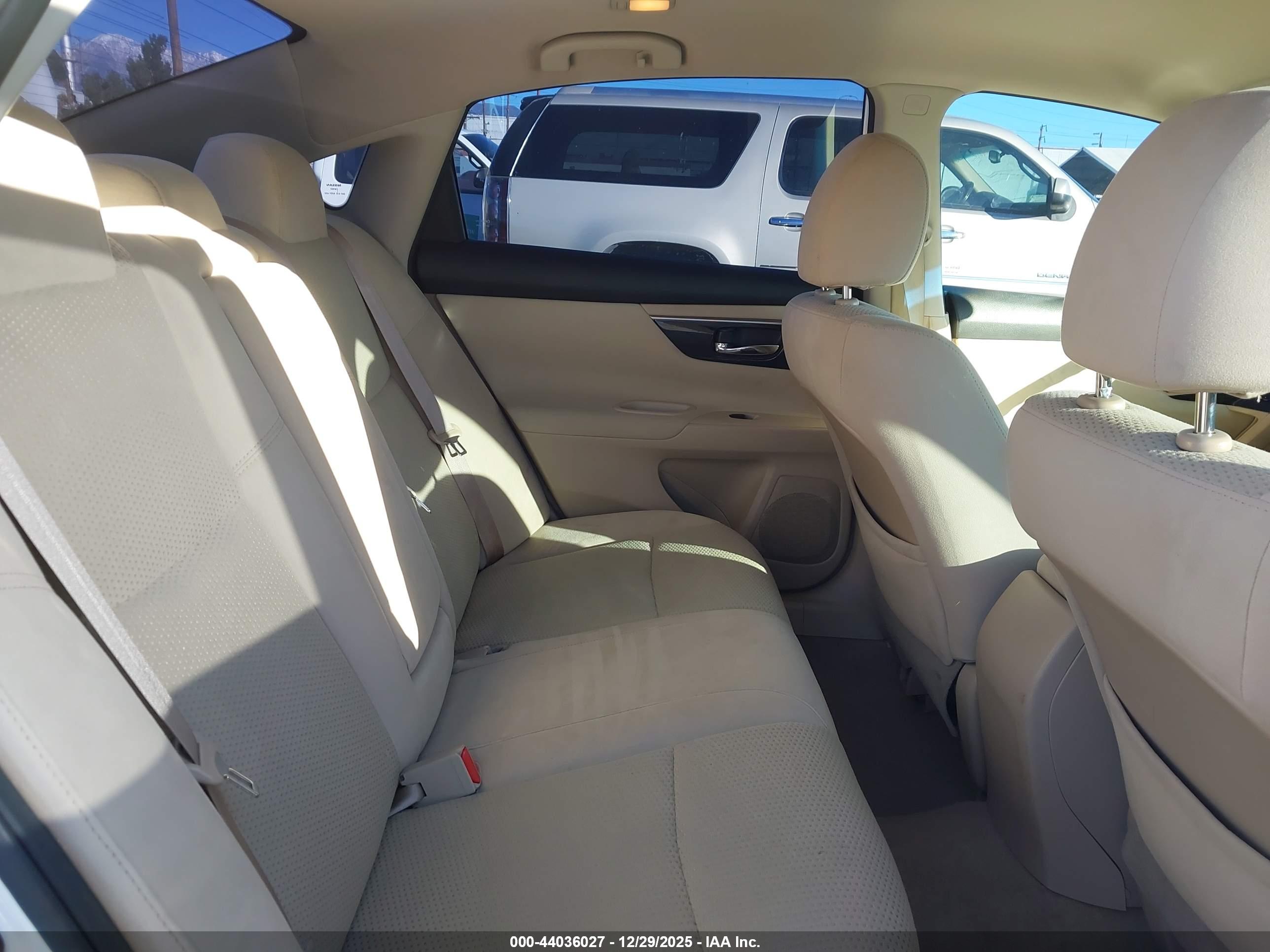 NISSAN ALTIMA image 8