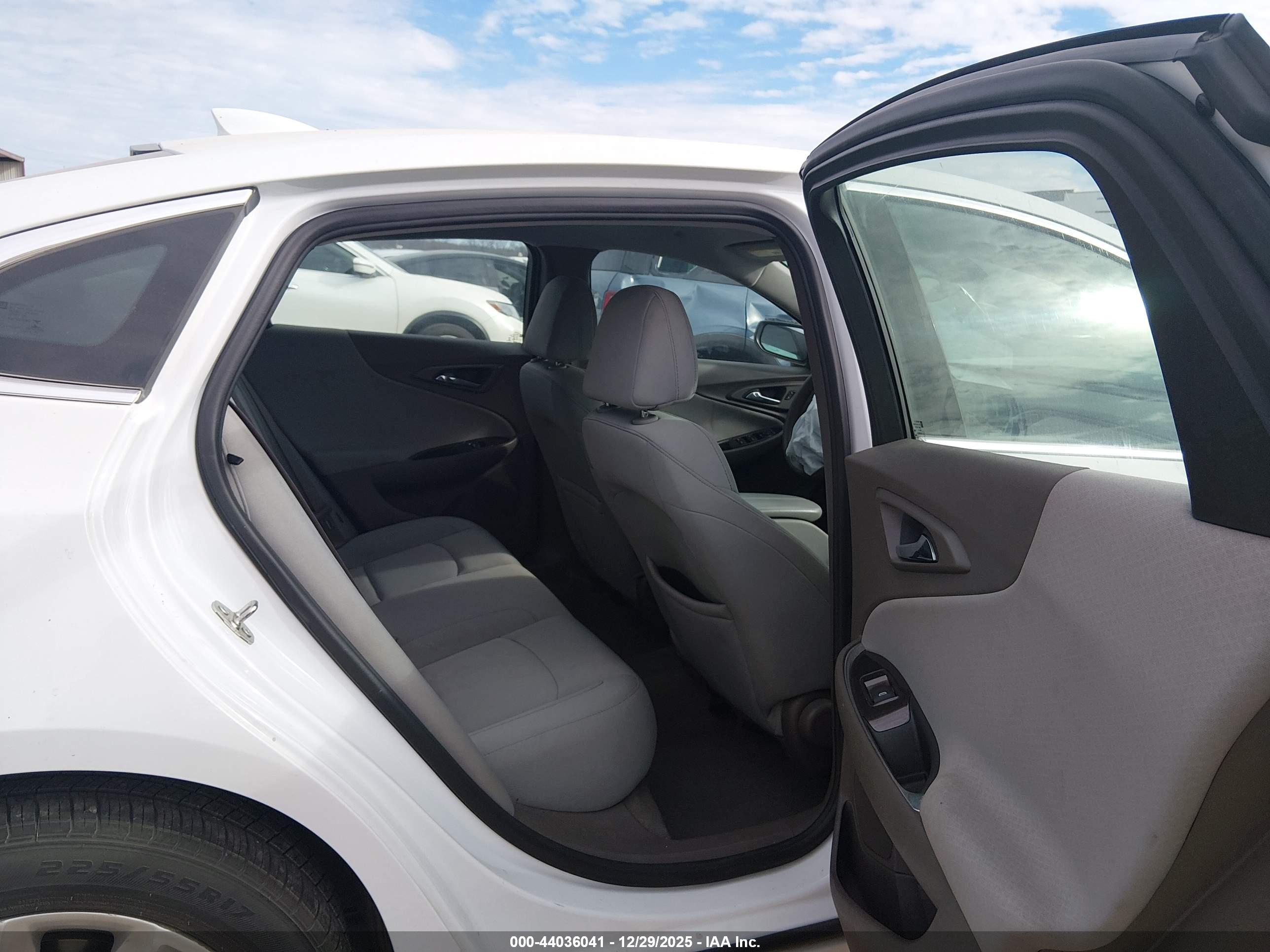 CHEVROLET MALIBU image 8