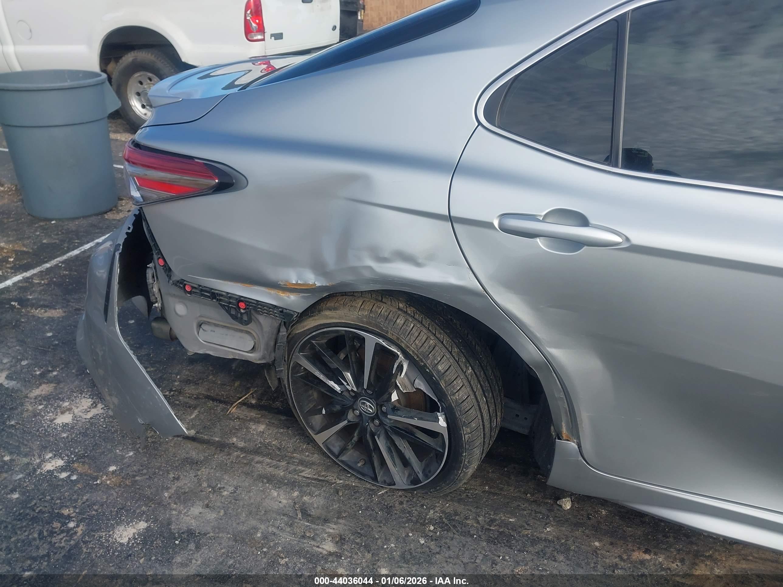 TOYOTA CAMRY image 6