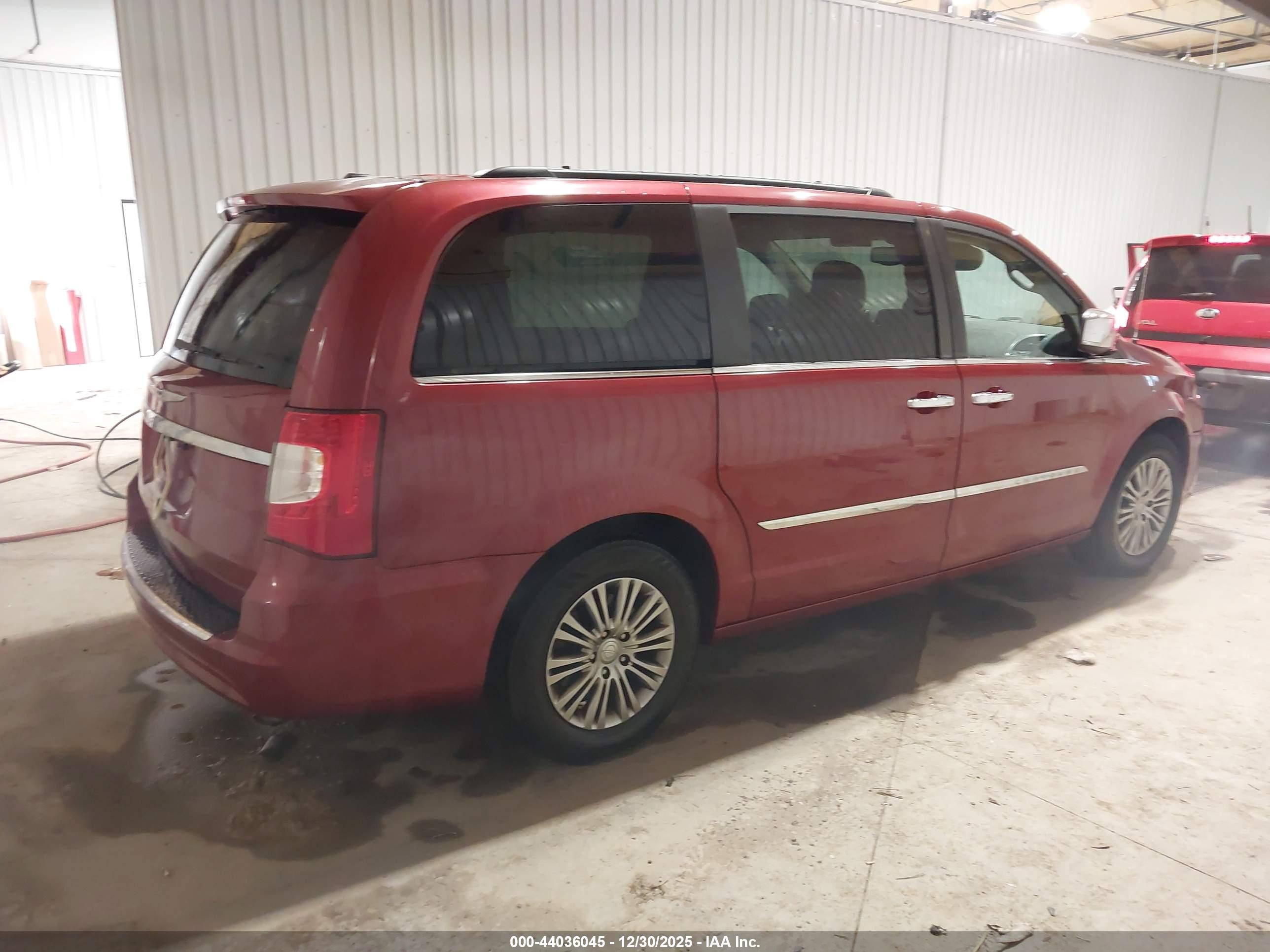 CHRYSLER TOWN image 4