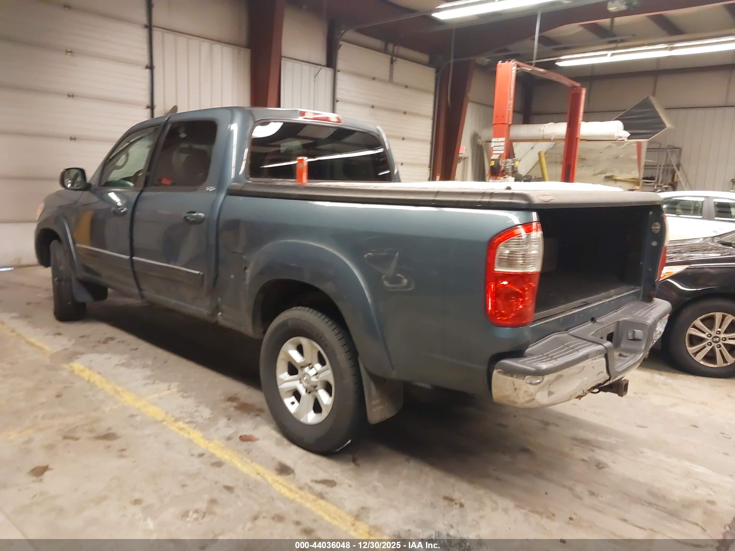 TOYOTA TUNDRA image 3