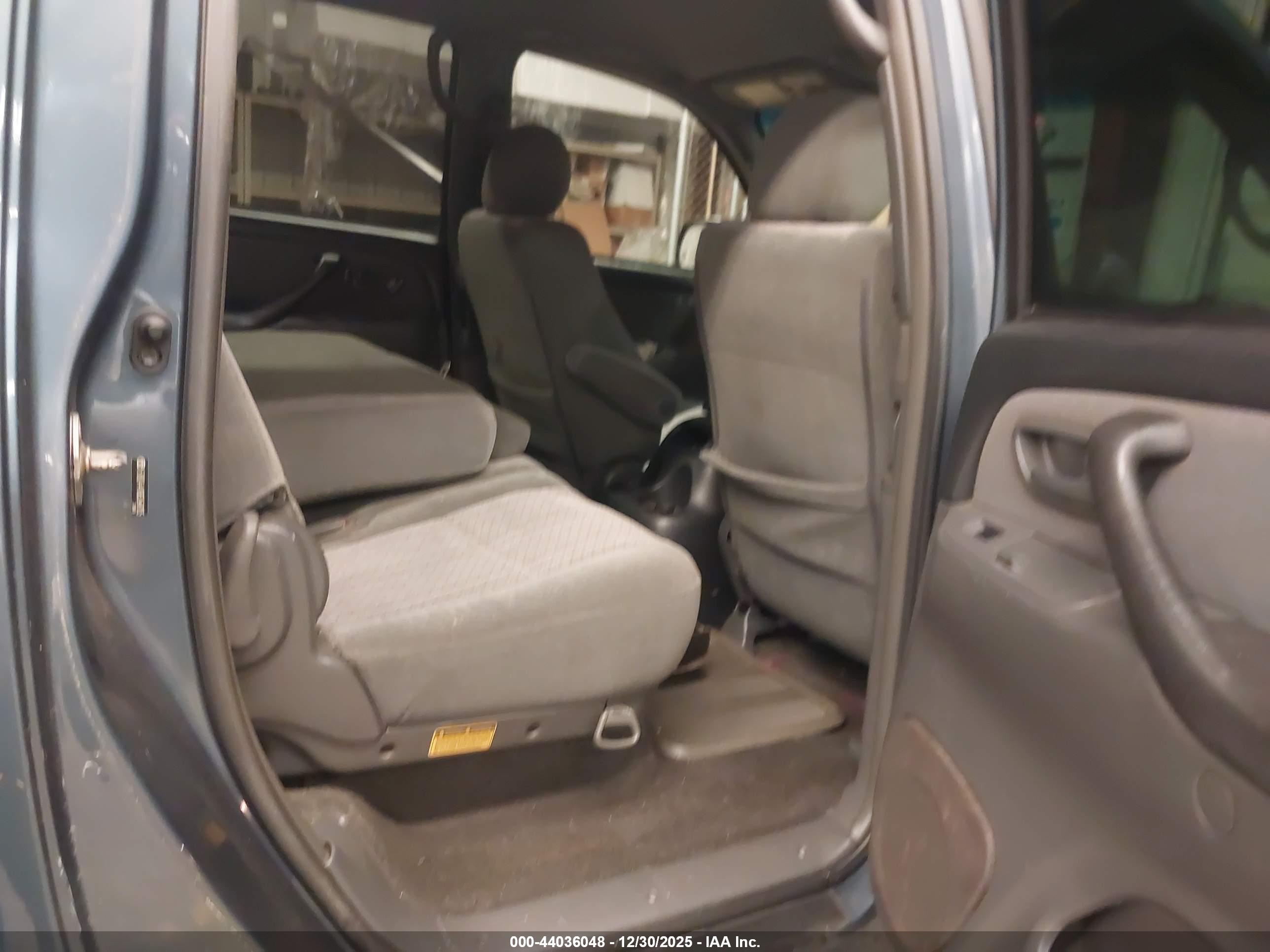 TOYOTA TUNDRA image 8