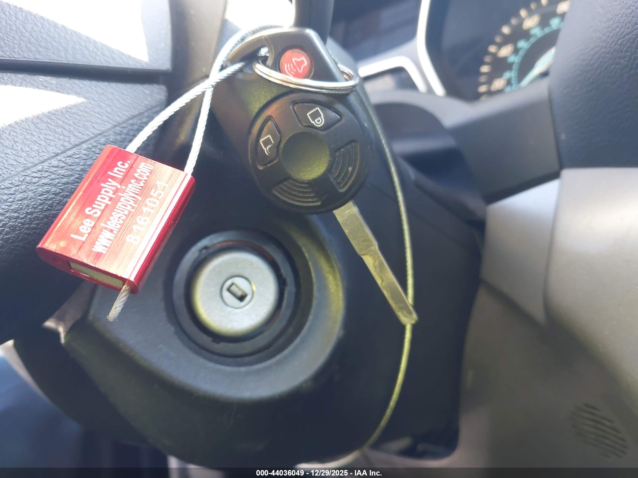 FORD ESCAPE image 11
