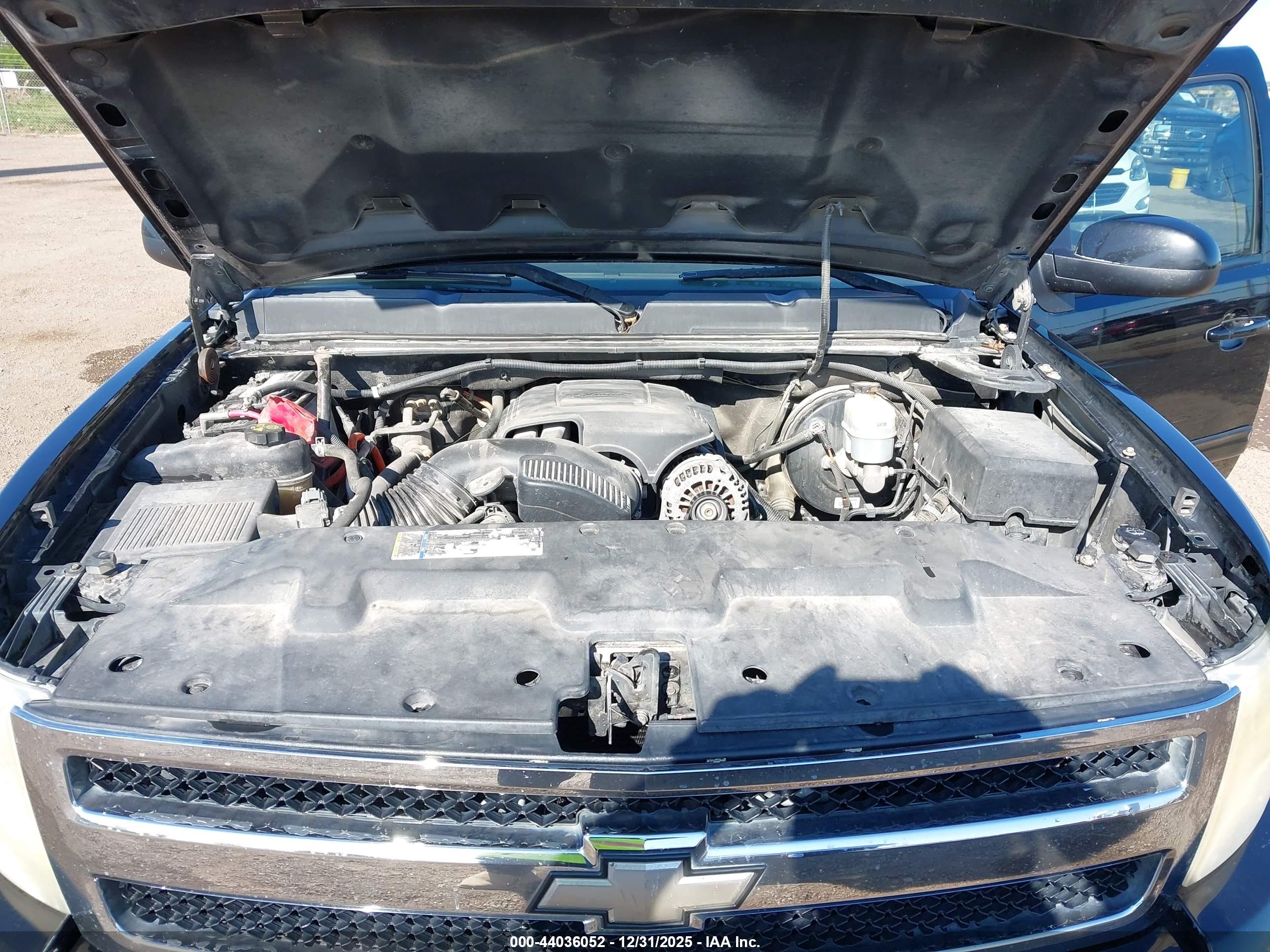 CHEVROLET SILVERADO image 10