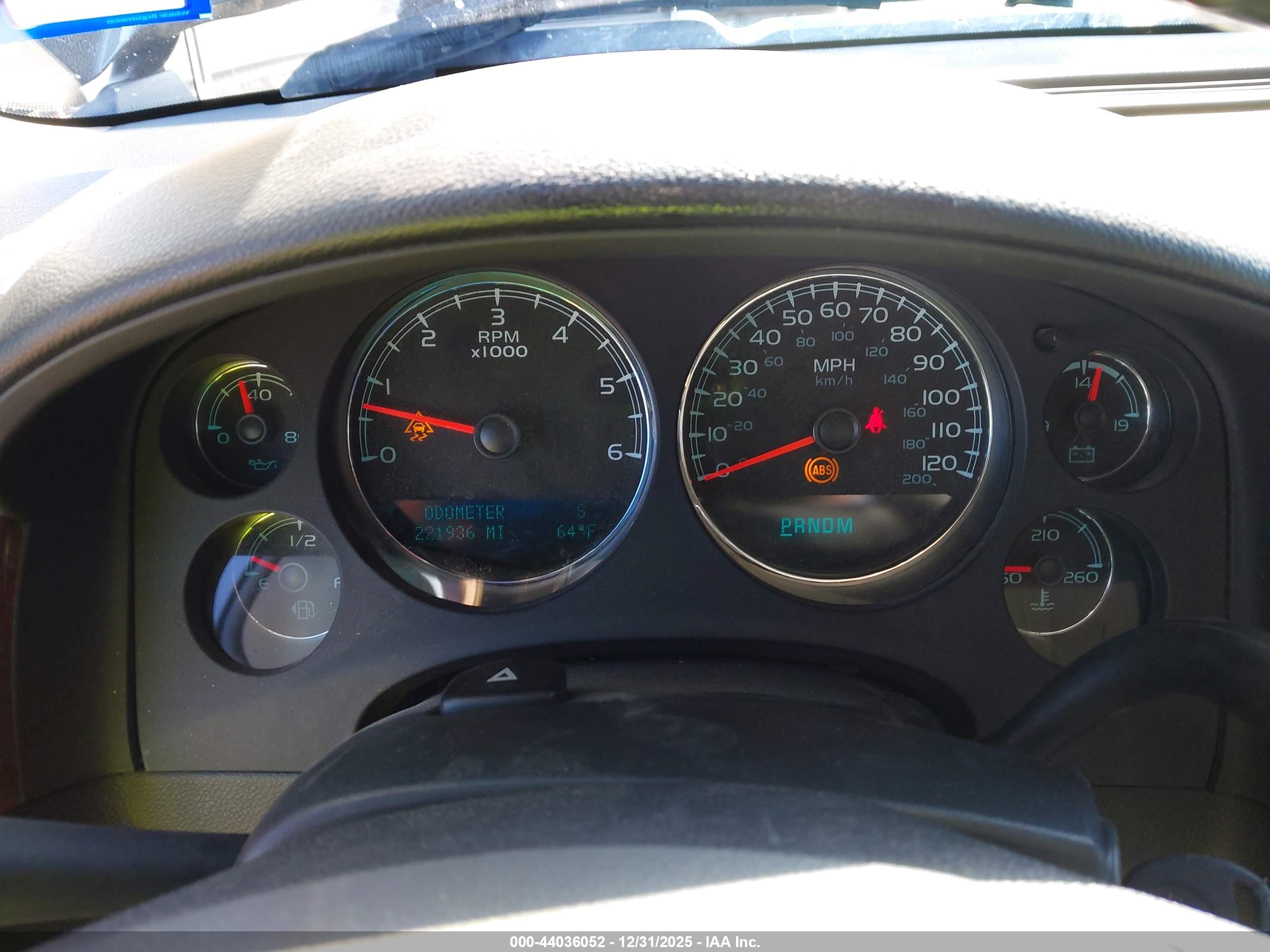 CHEVROLET SILVERADO image 7