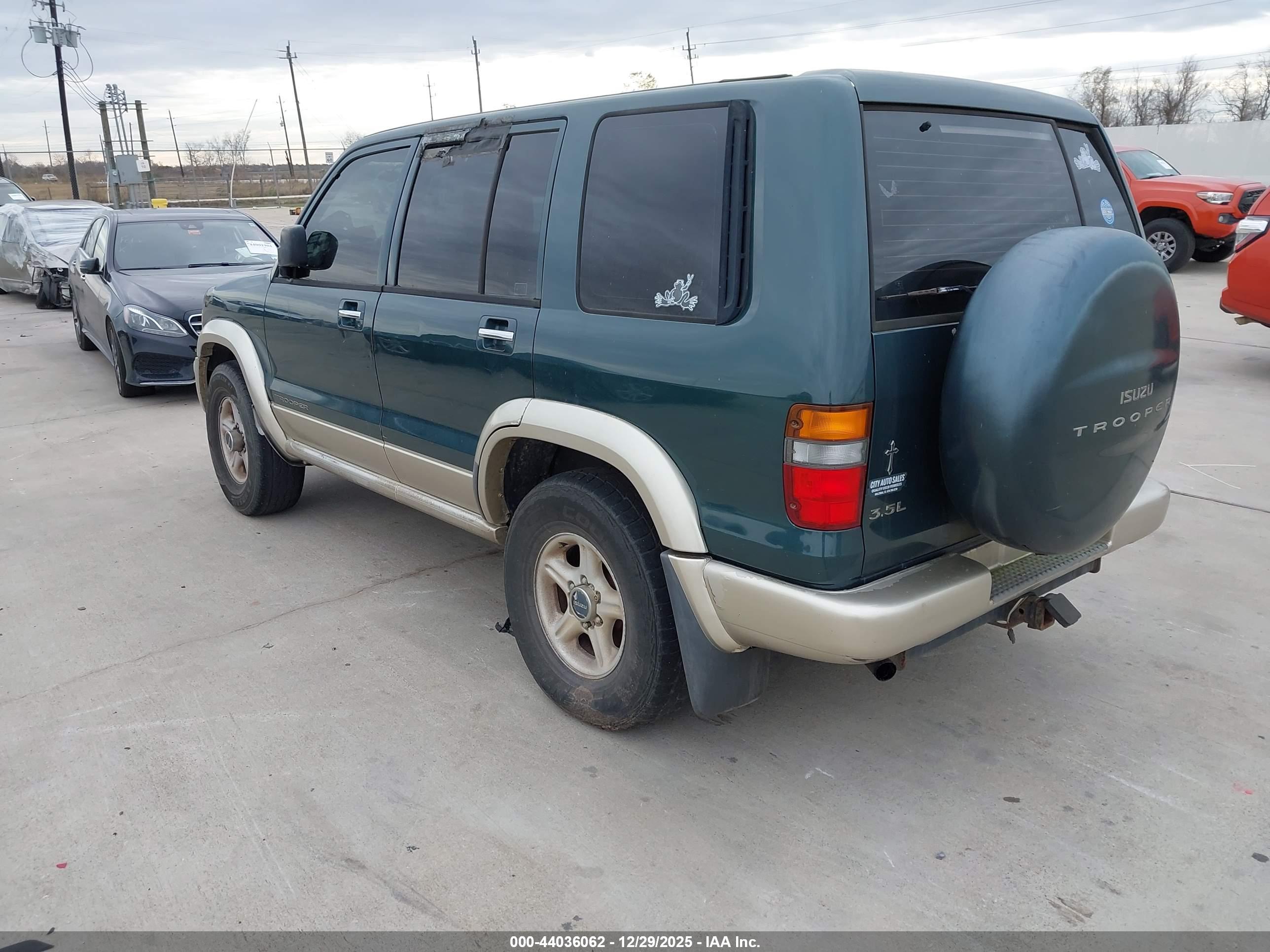 ISUZU TROOPER image 3