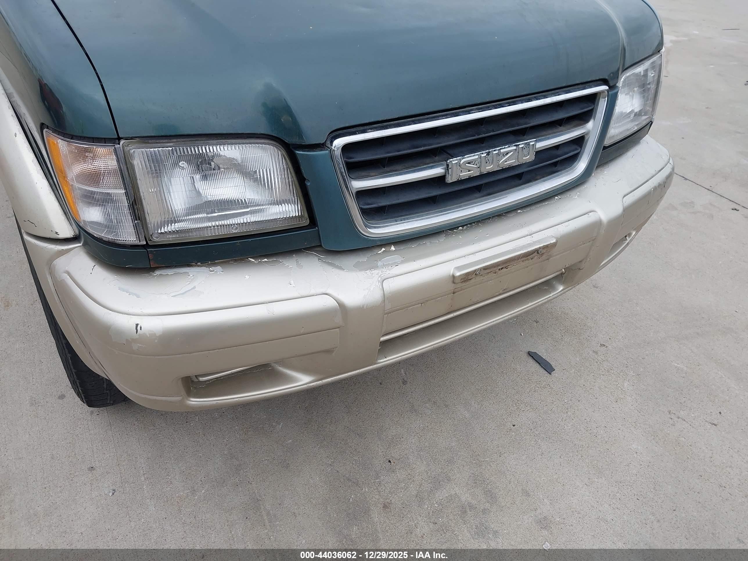 ISUZU TROOPER image 6
