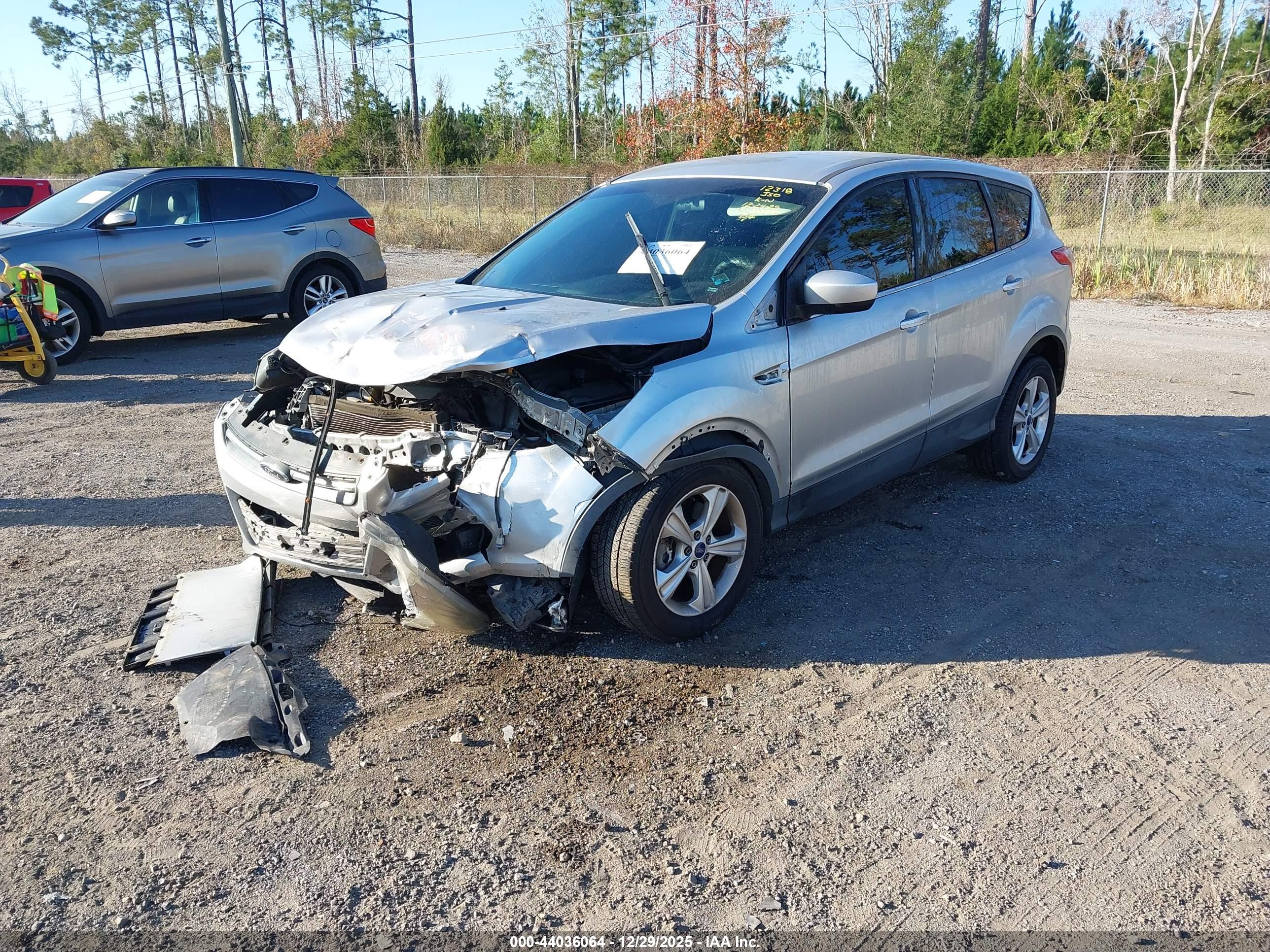 FORD ESCAPE image 2