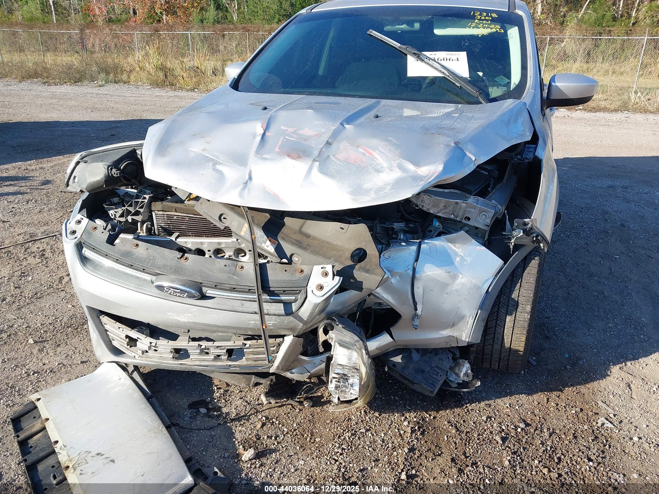 FORD ESCAPE image 6