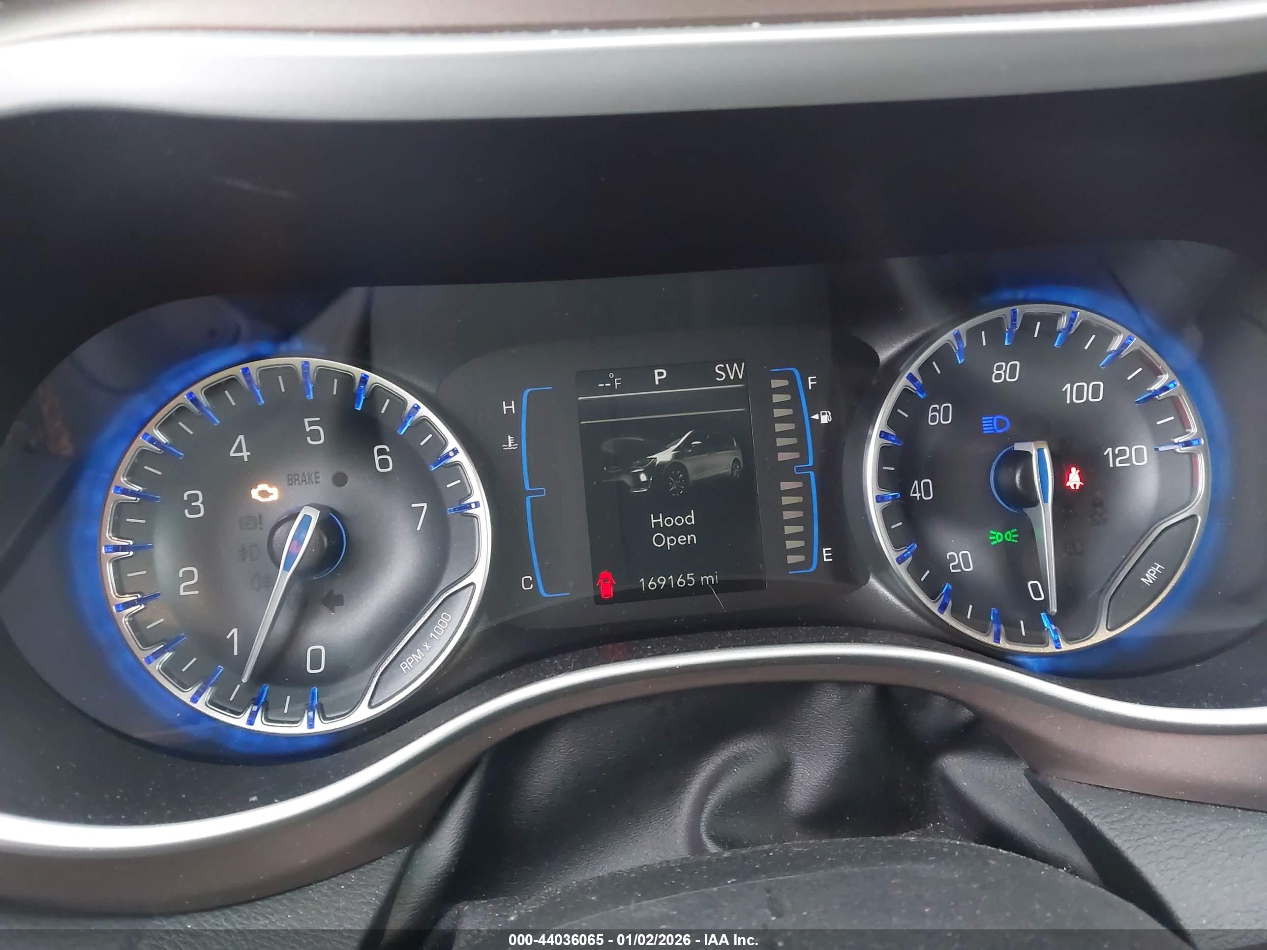 CHRYSLER PACIFICA image 7
