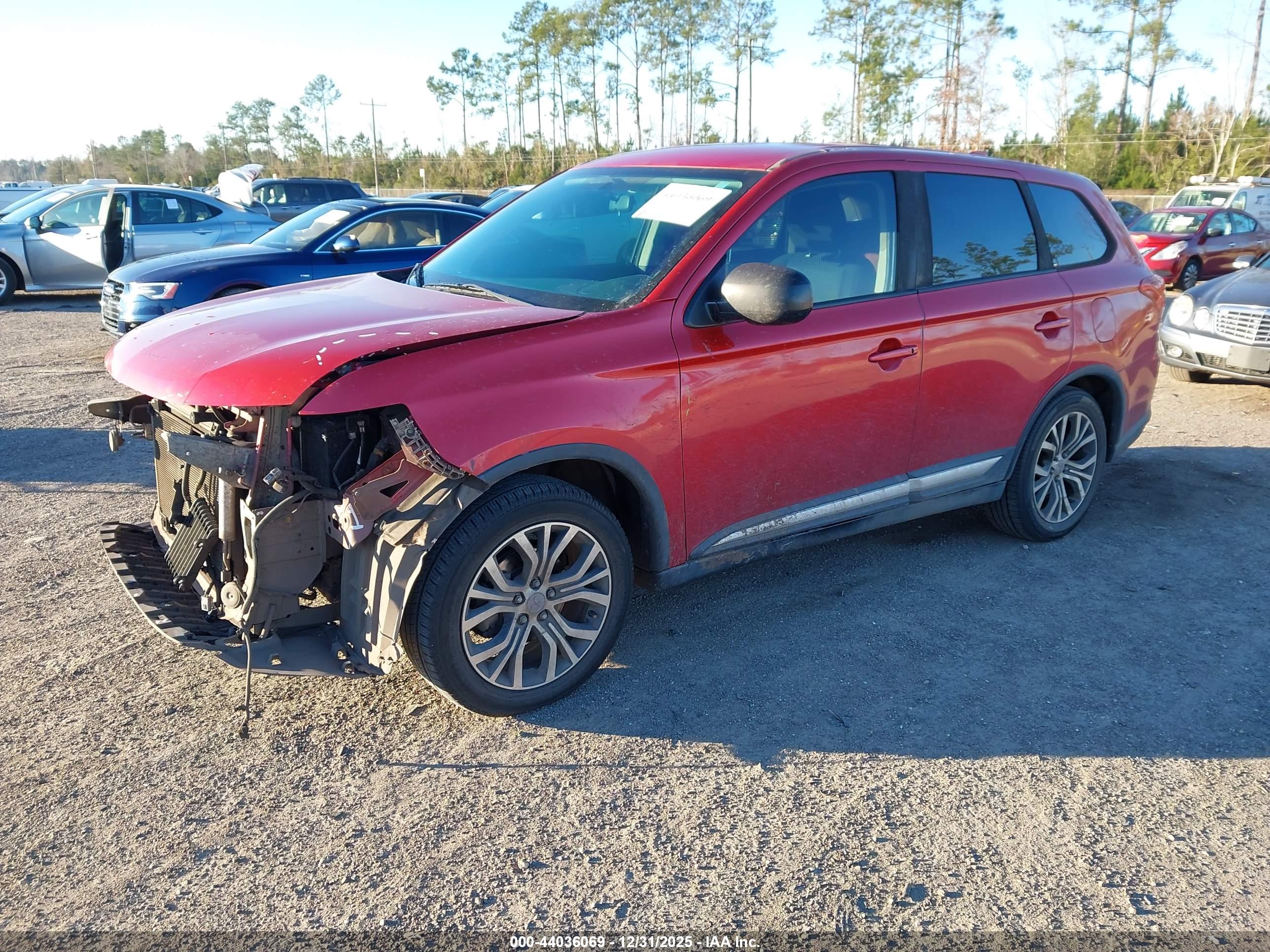 MITSUBISHI OUTLANDER image 2